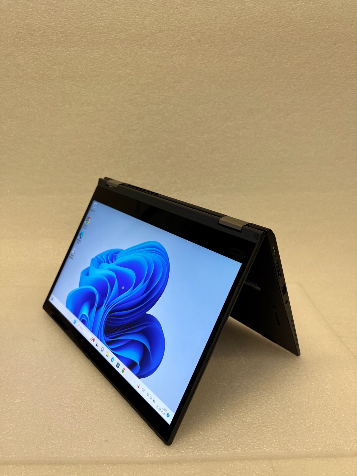 Lenovo ThinkPad X13 Yoga Gen 1 13.3″ Touch i7 10610U 16GB 512GB SSD Windo 11 pro