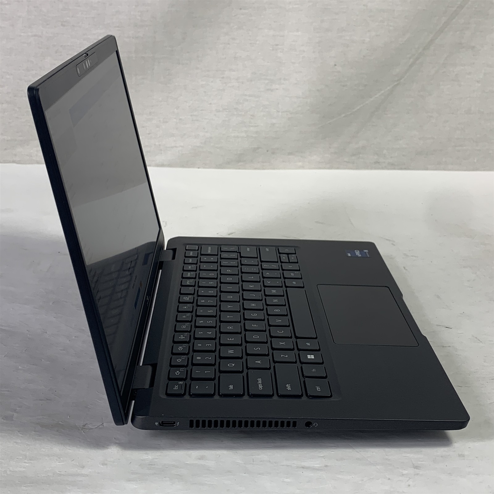 Dell Latitude 7330 13.3″ Laptop i7-1265U 1.8GHz 16GB 512GB NVMe SSD – Win 11