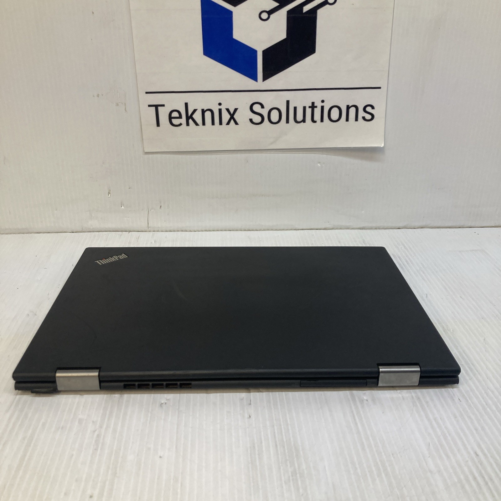 Lenovo ThinkPad X1 Yoga i7-7600U 2.80GHz 16GB no HDD Boot to BIOS no batt crack