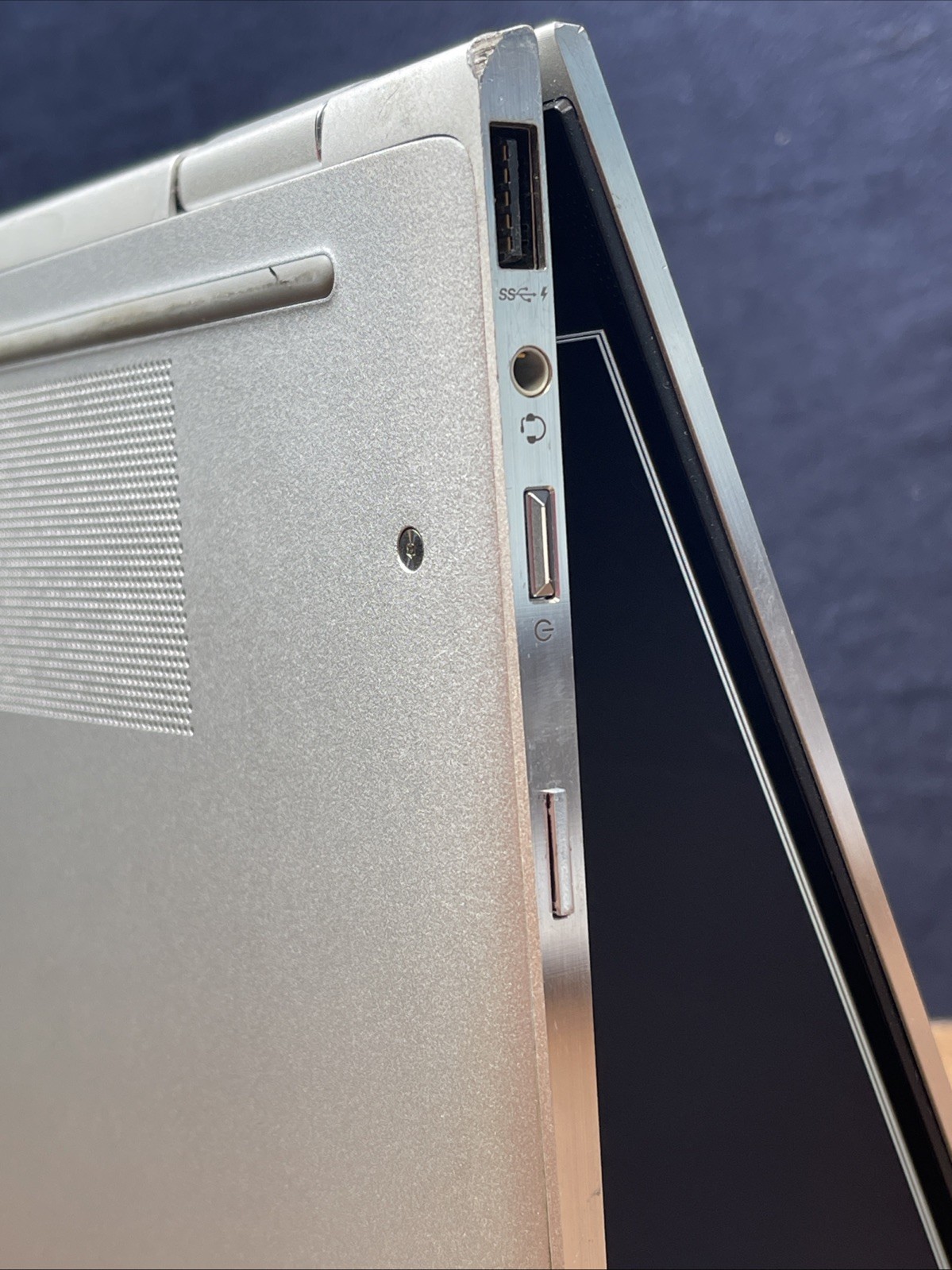 HP EliteBook X360 1030 G4 Core i7-8665U 1.90 GHz 13 in 8GB RAM 256GB SSD NO OS