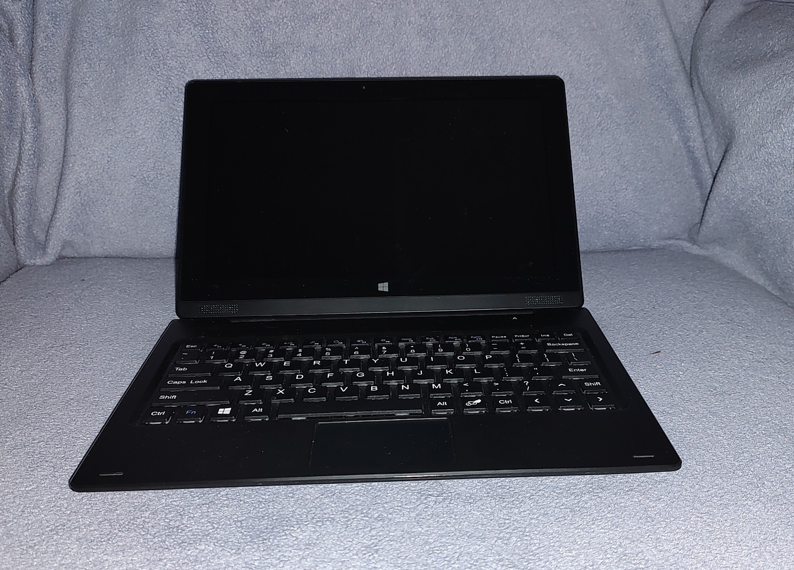 Microsoft Trio Pro – 10.6 *For Parts/Repair* Does not power on