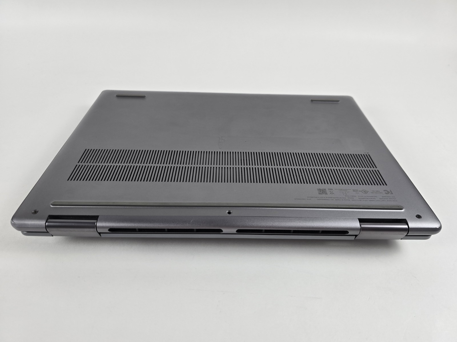 Lenovo Yoga 7 14″ WUXGA Touch 2-in-1 Ryzen 7 8840HS 16GB 1TB SSD – Used- READ