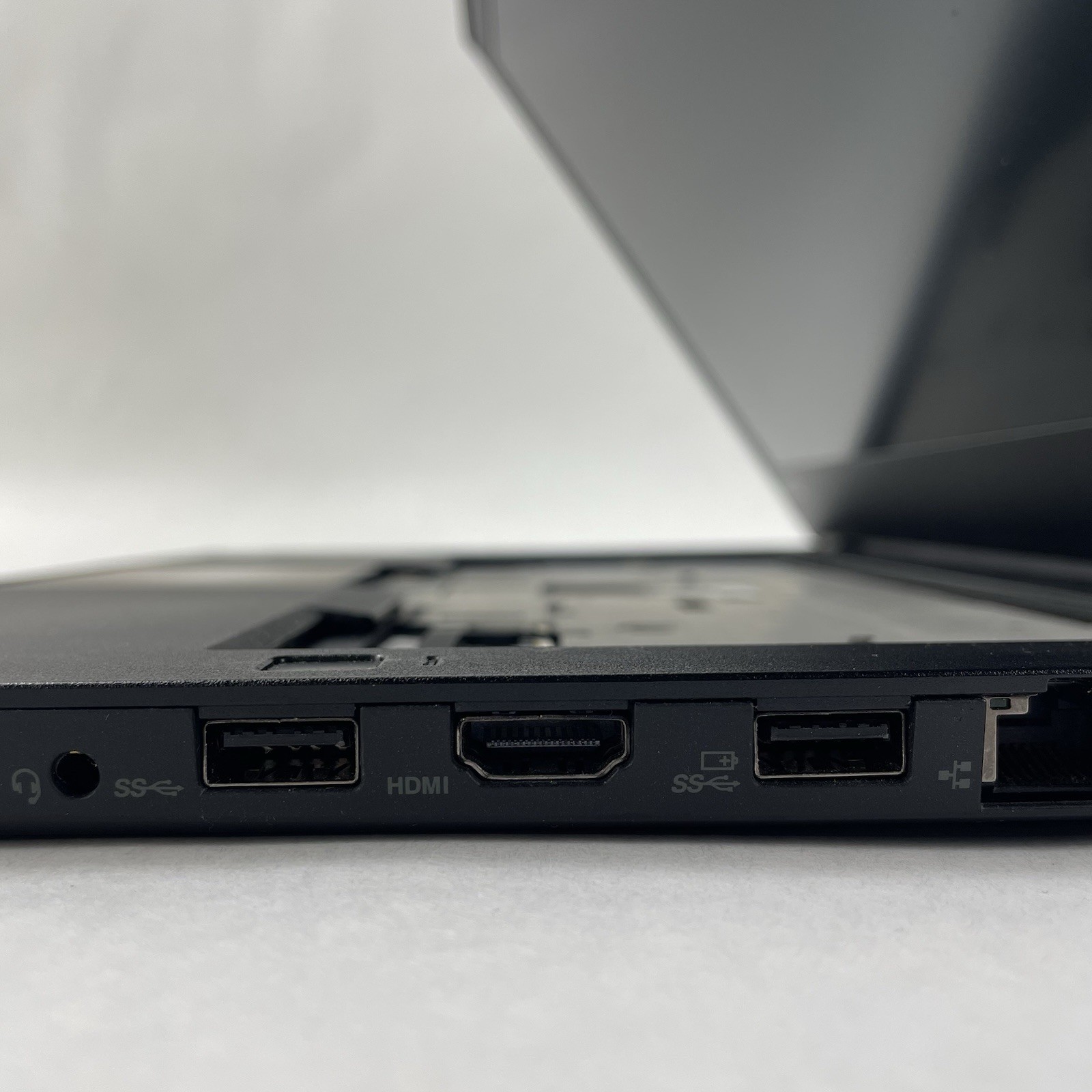 Lenovo ThinkPad T480 14″ i5-8350U 1.70 GHz 8 GB RAM No SSD/OS/AC/Batt – READ
