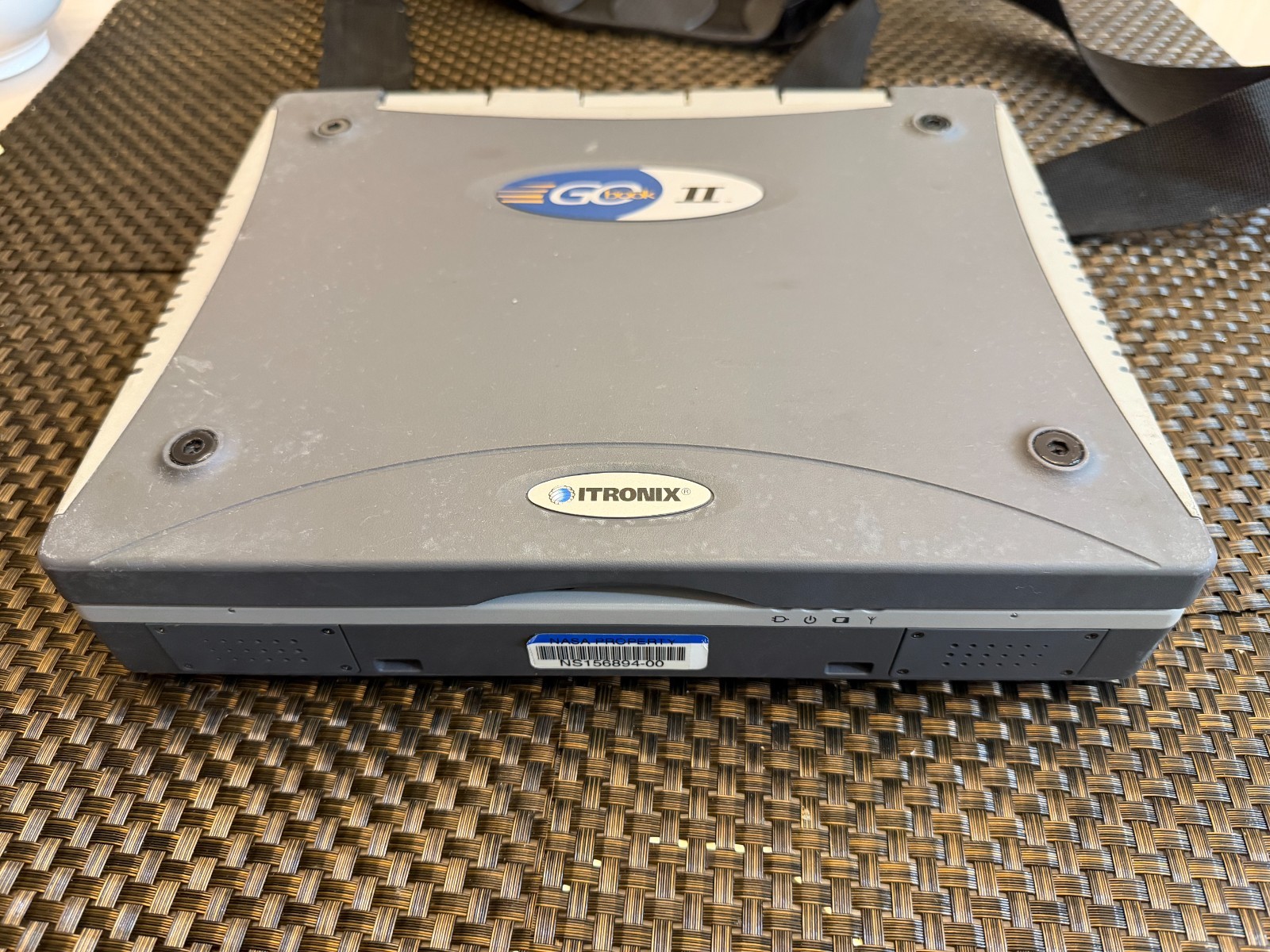 🖥️ Itronix GoBook II Celeron @1.8MHz, 1GB RAM w/AC adapter for PARTS OR REPAIR