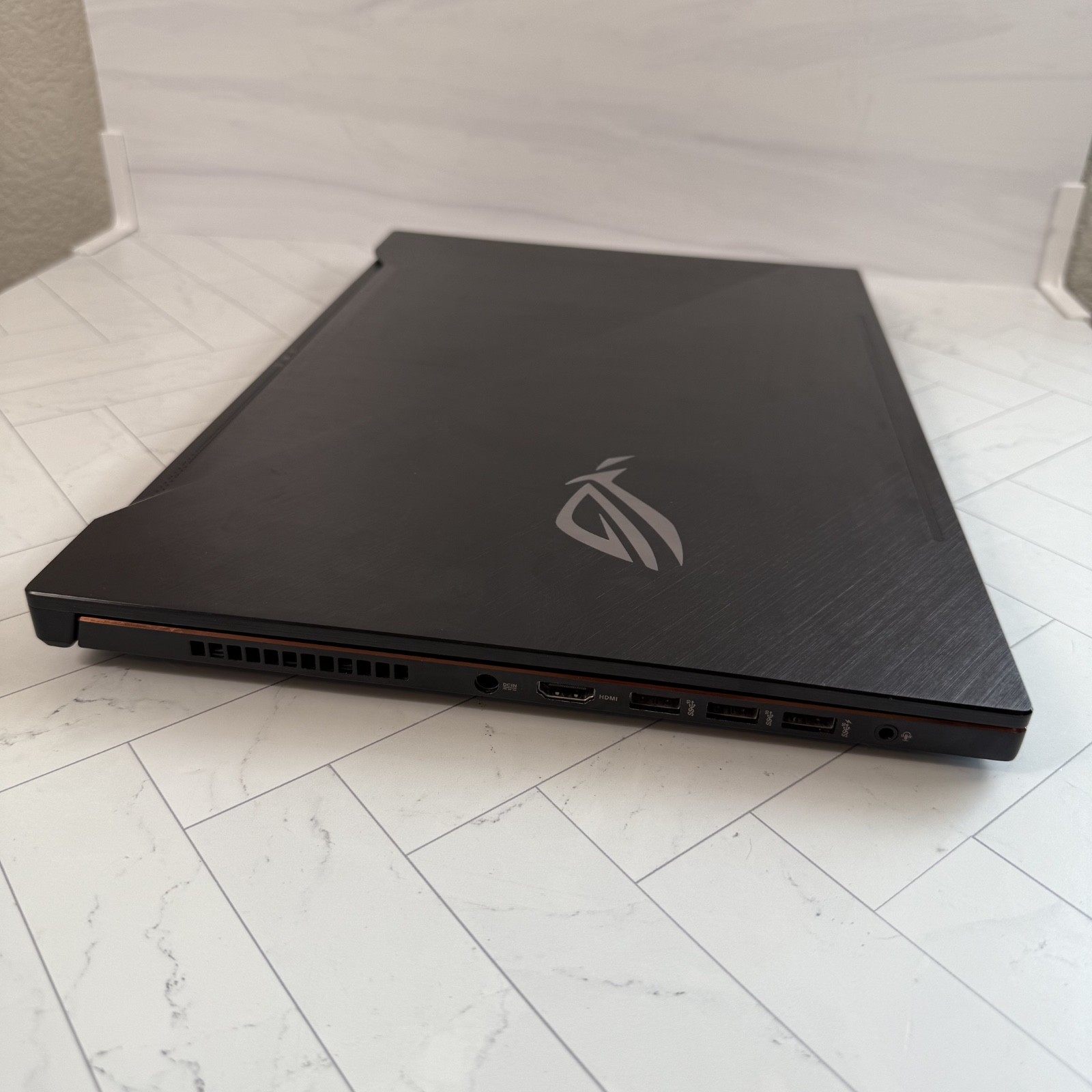 Asus ROG Strix Hero II 15.6″ i7 2.2GHz 16GB 1 TB NVIDIA GeForce GTX 1060 #H855