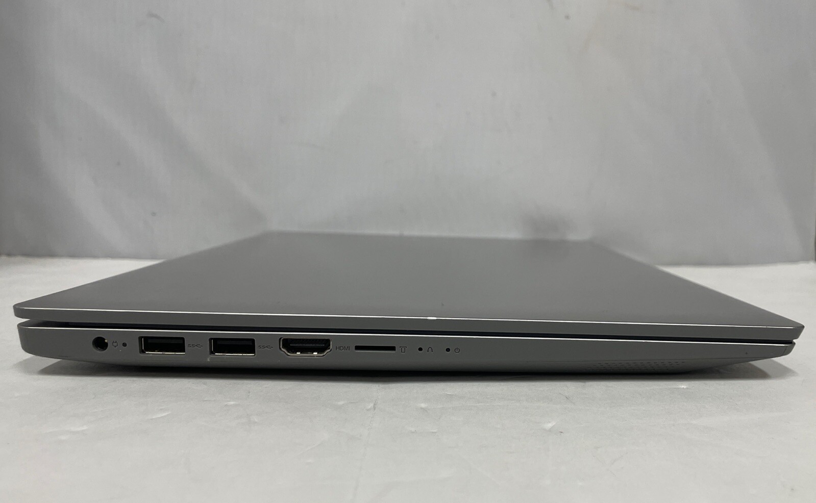 Lenovo IdeaPad Slim 1-14AST-05 AMD A6-9220E 1.6Ghz 4GB 64GBSSD EMMC