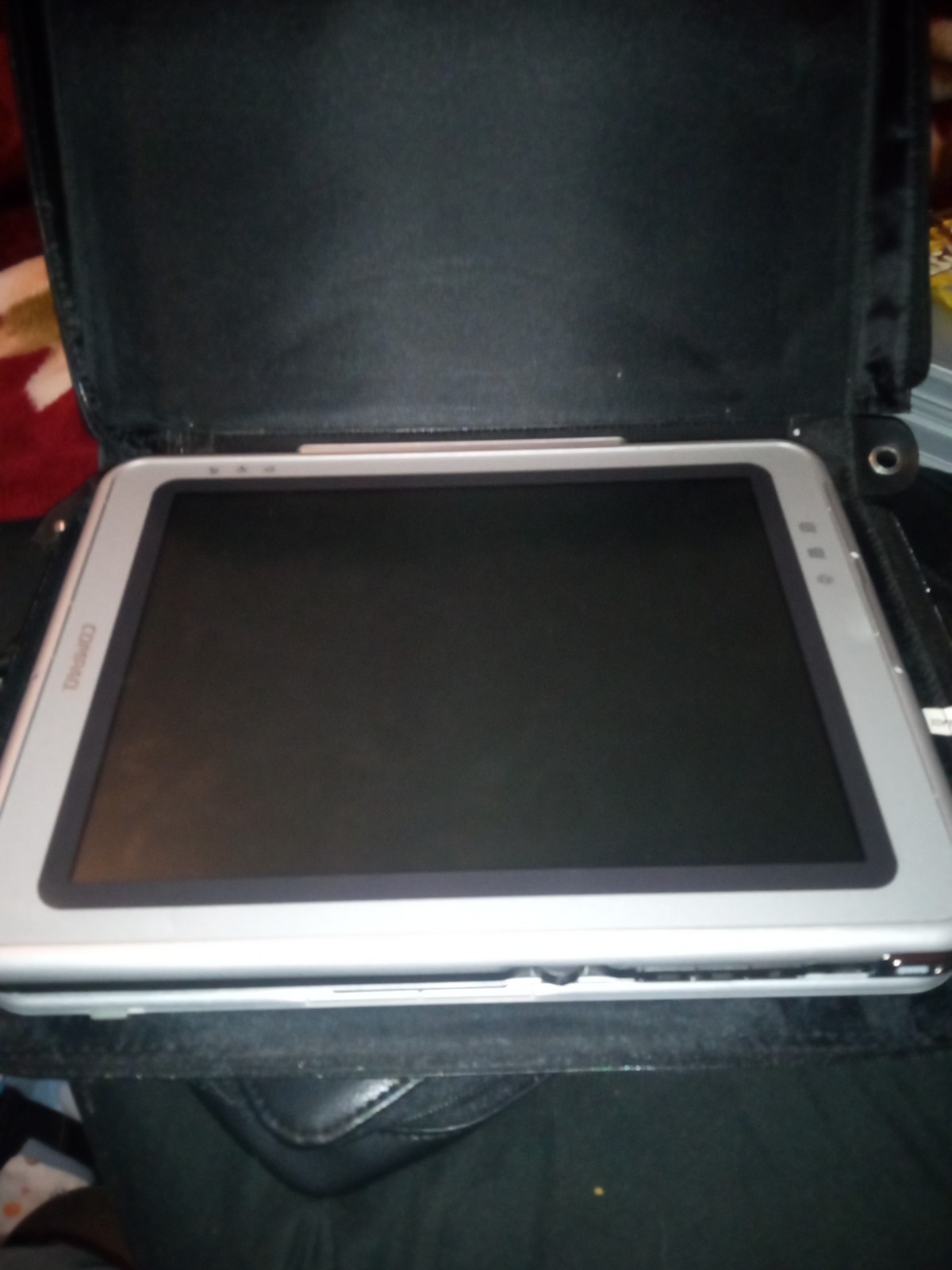 Compaq Tablet PC TC1000 – 10.4″ HD, 1GHz Transmeta Crusoe, 256MB RAM, 15GB