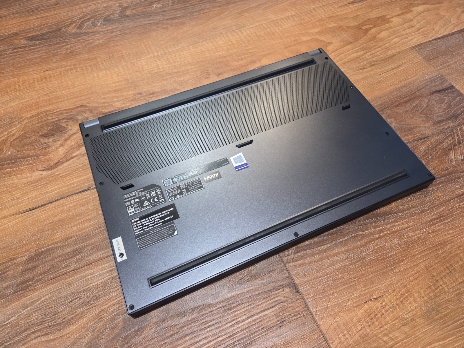 MSI WS66 10TKT / i7-10875H / 32GB / 1TB SSD / Windows 11 Pro / TOUCH