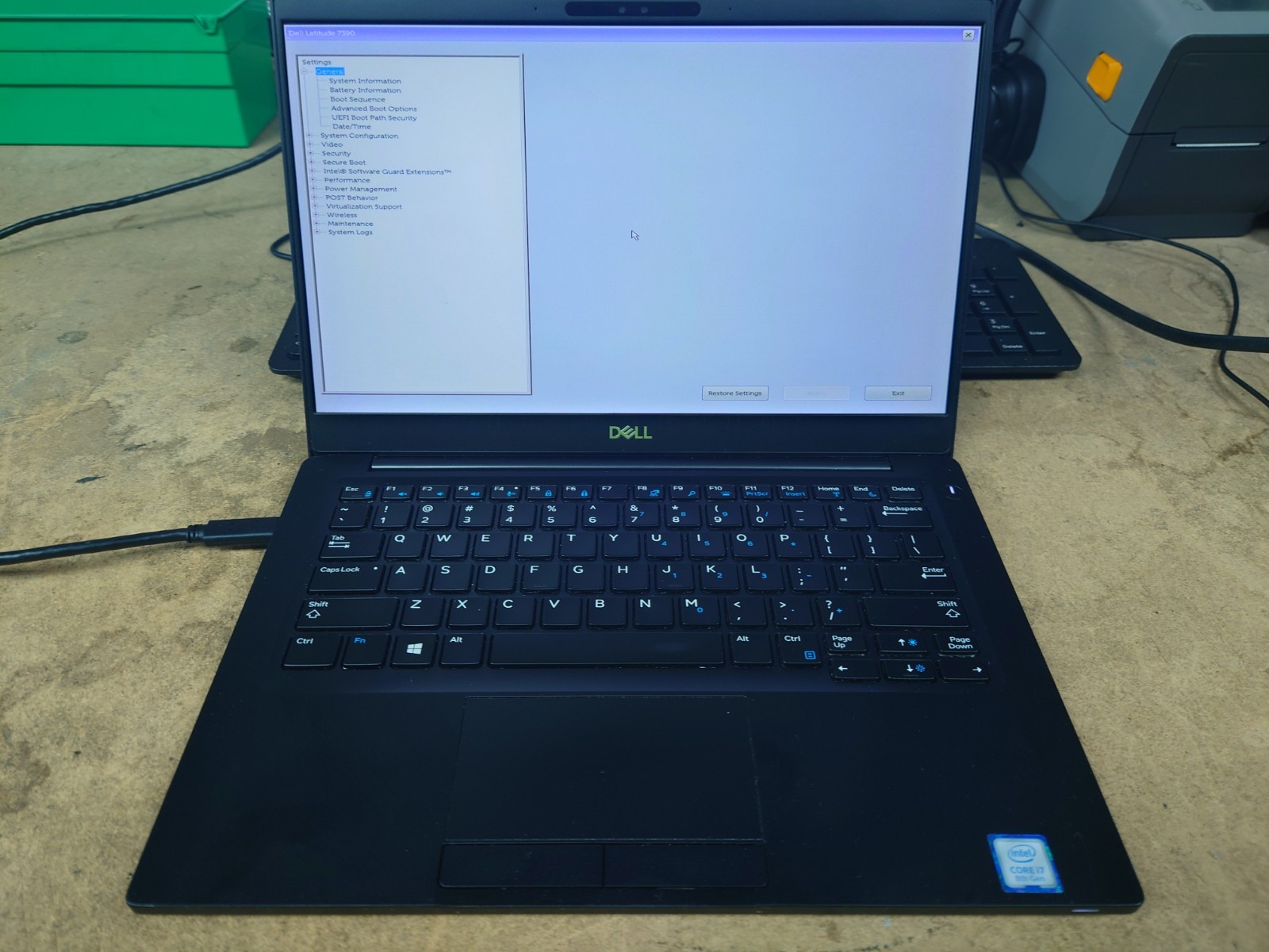Dell Latitude 7390 13.3″ FHD Touchscreen i7-8650U 8GB RAM No OS/SSD