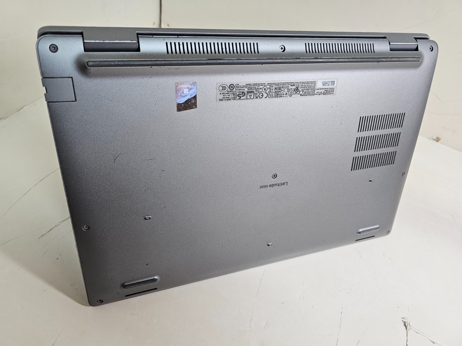 Dell Latitude 5520 Laptop – 2.6 GHz i5-1145G7 16GB 512GB 15.6″ Touchscreen SP21