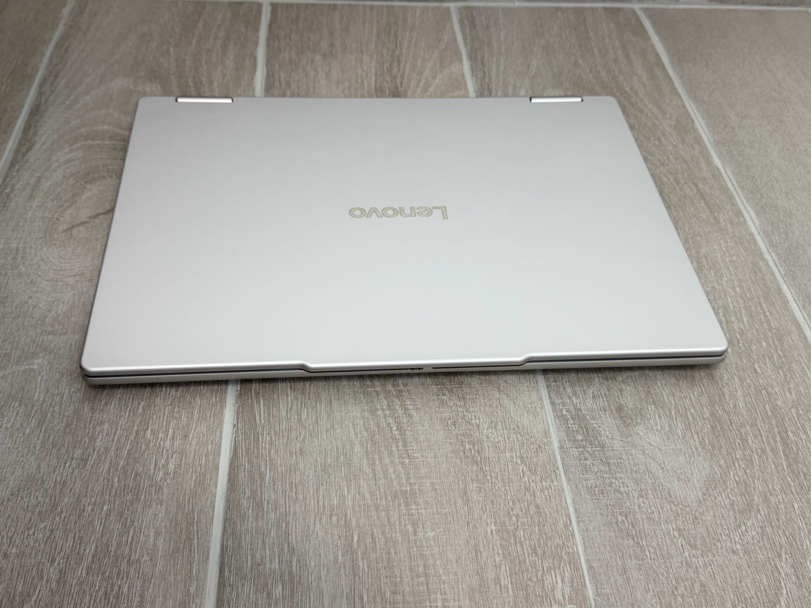Lenovo Yoga 7 2-in-1 14AKP10 Touch Laptop Ryzen Al 5 340 16GB RAM 512GB NVMe