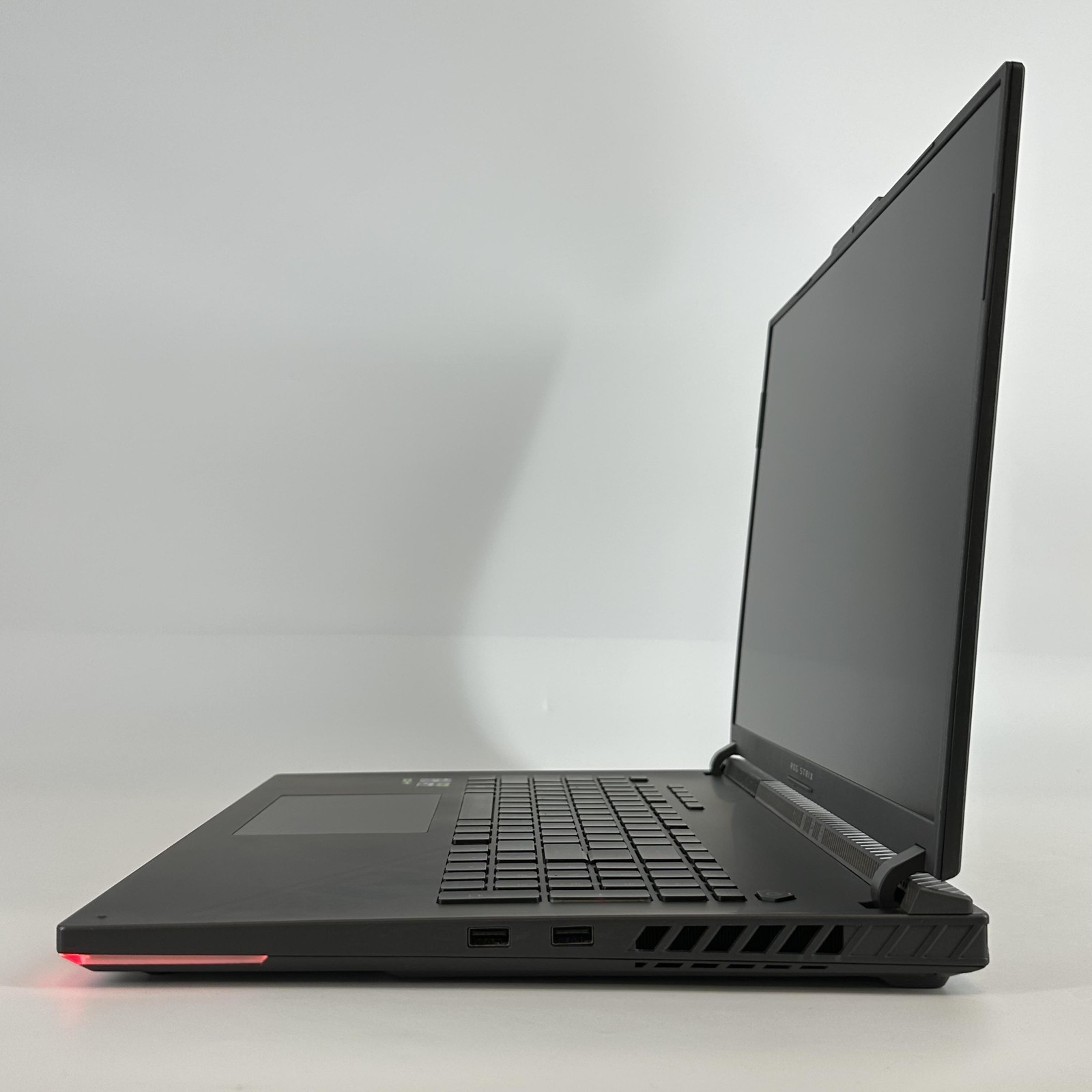 Asus ROG Strix G18 G814 18 240Hz QHD+ 2.2 GHz i9-13980HX 32GB 1TB SSD RTX 4080
