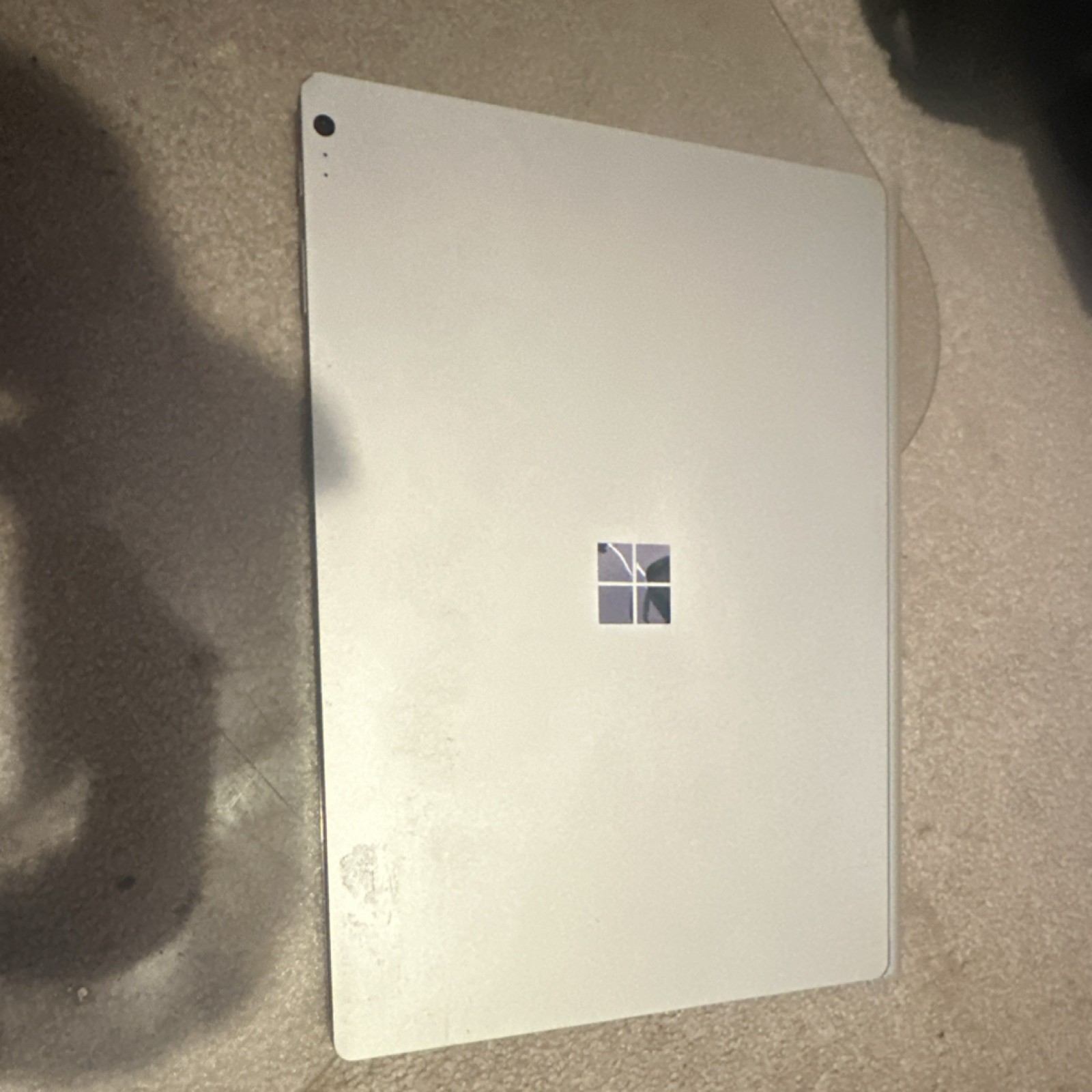Microsoft Surface book 2 (UNTESTED-FOR-PARTS)