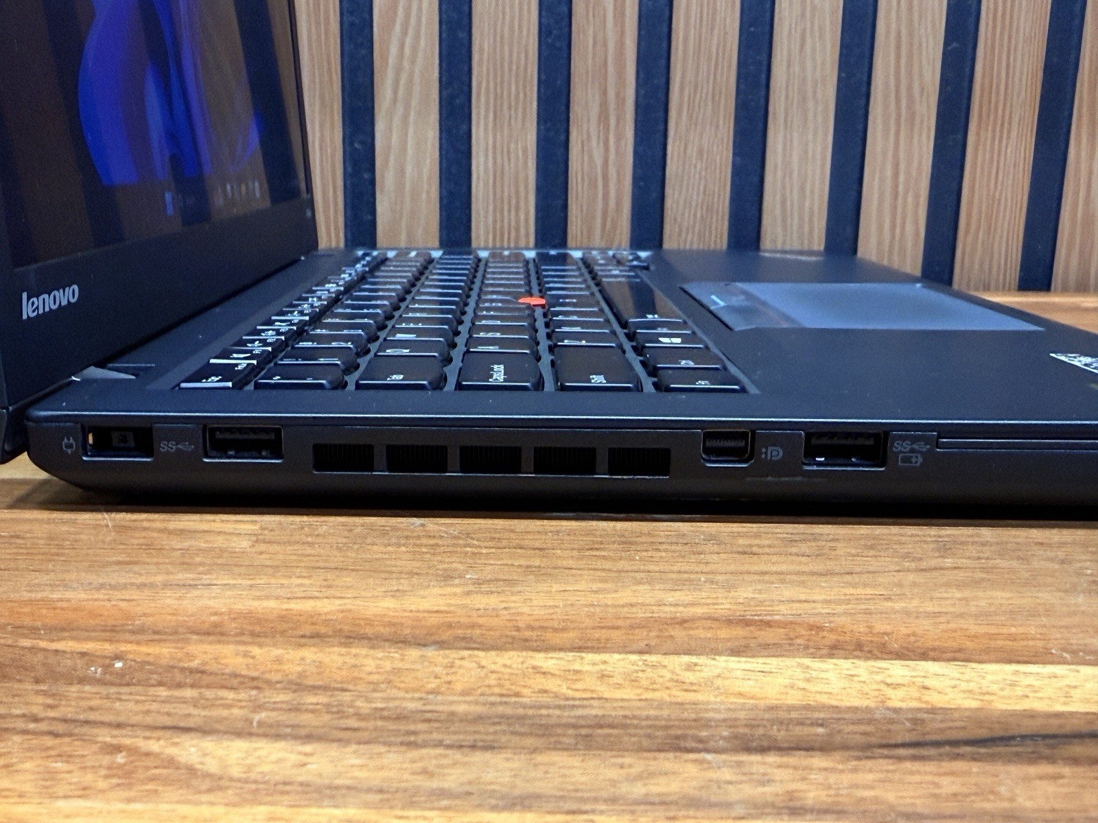 Lenovo ThinkPad T450s – i7-5600U, 8GB RAM, 180GB Intel SSD, Windows 11 Pro
