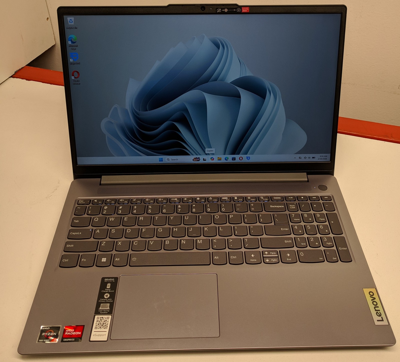 IDEAPAD SLIM 3 15AMN8 R3-7320U@2.4GHZ, 8GB, 512GB