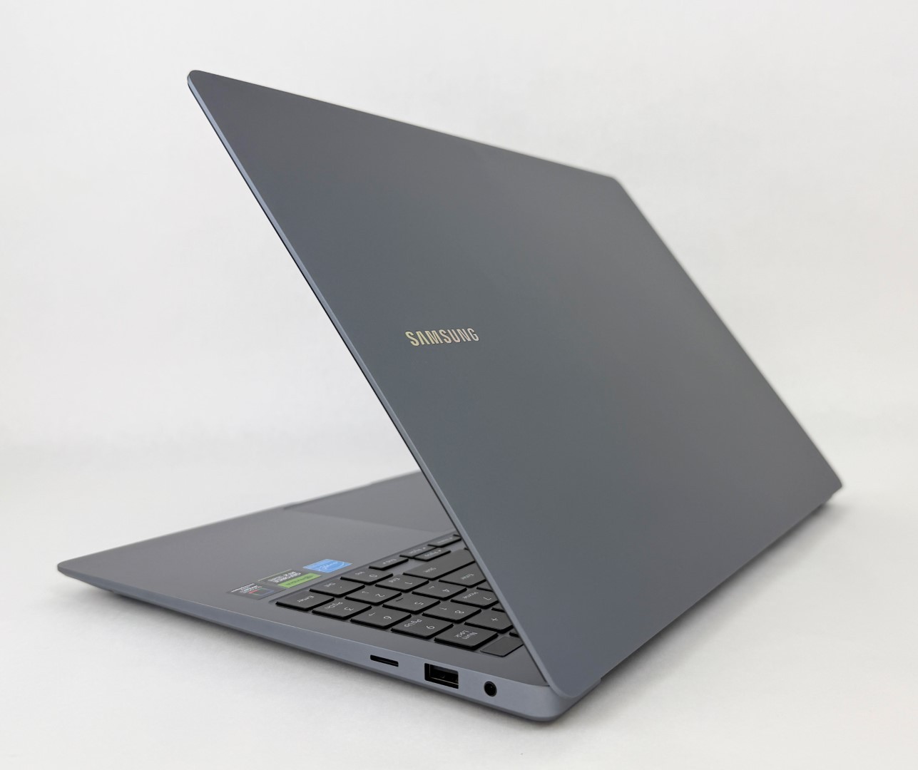 Samsung Galaxy Book4 Ultra 16″ 2880×1800 Ultra 7 155H 16GB 1TB RTX 4050 W11H