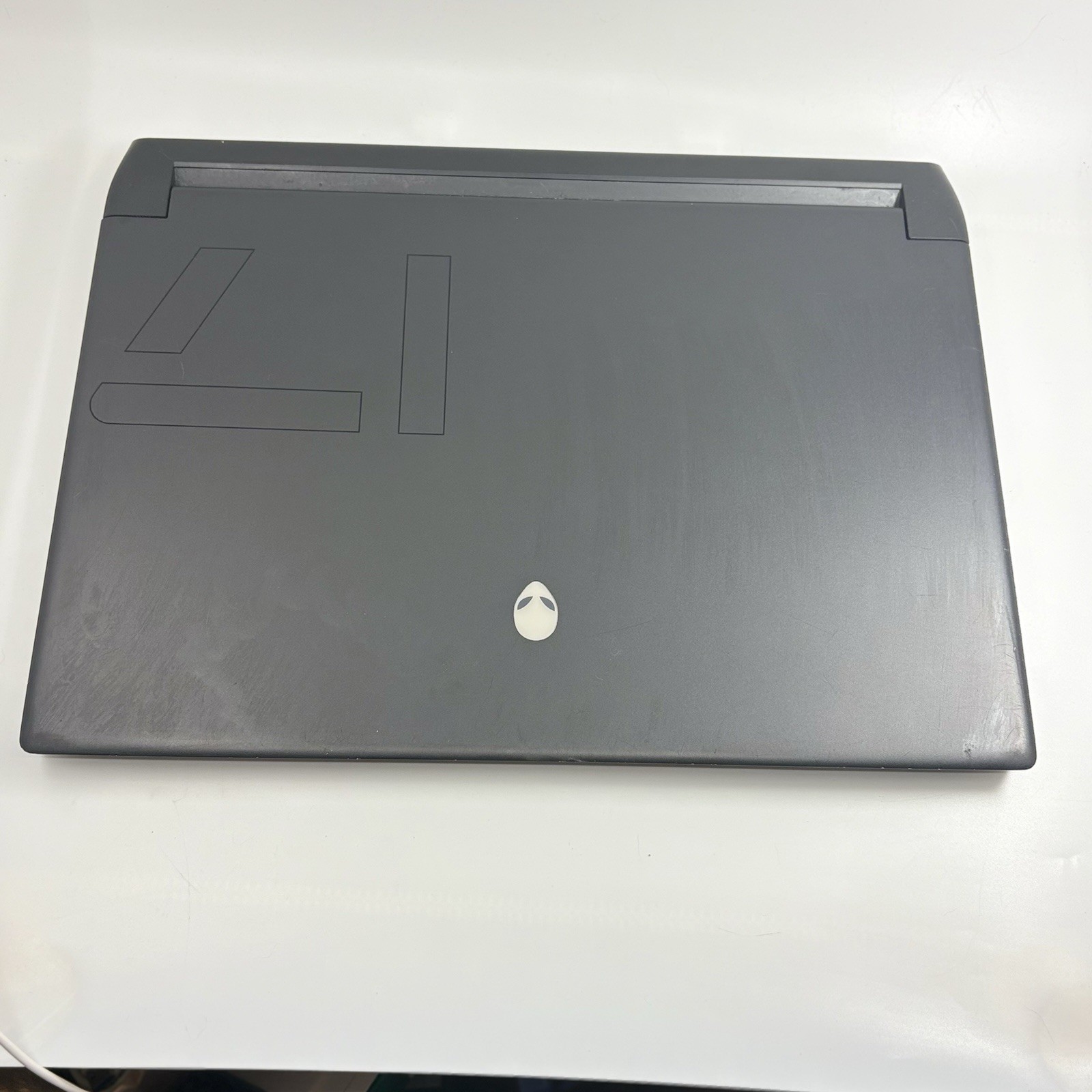 Alienware m17 R5 AMD 17.3″ Ryzen 9 6900HX 16GB DDR5 1TB SSD RTX 3070 Ti Win11H