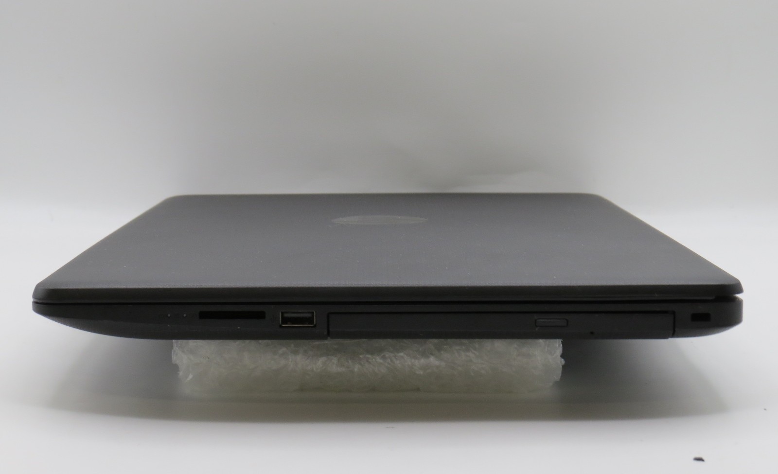 HP 17 TY0021DX i5-7200U @ 2.5GHz 8GB DDR4 256GB SSD 17.3″ No OS