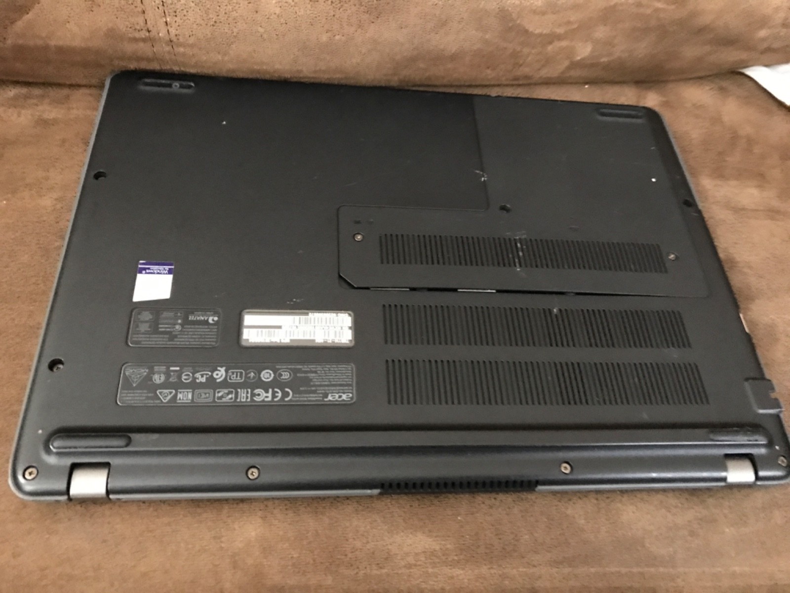 acer travelmate Laptop B114 AMD A4 60GB SSD Bad Screen