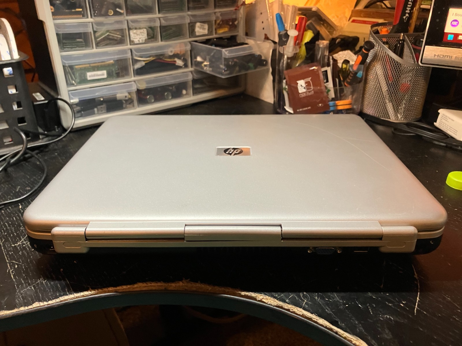HP Pavilion ZV6000 Vintage Laptop Athlon 2GHz 16GB SSD 2GB RAM ATI X200 Win XP