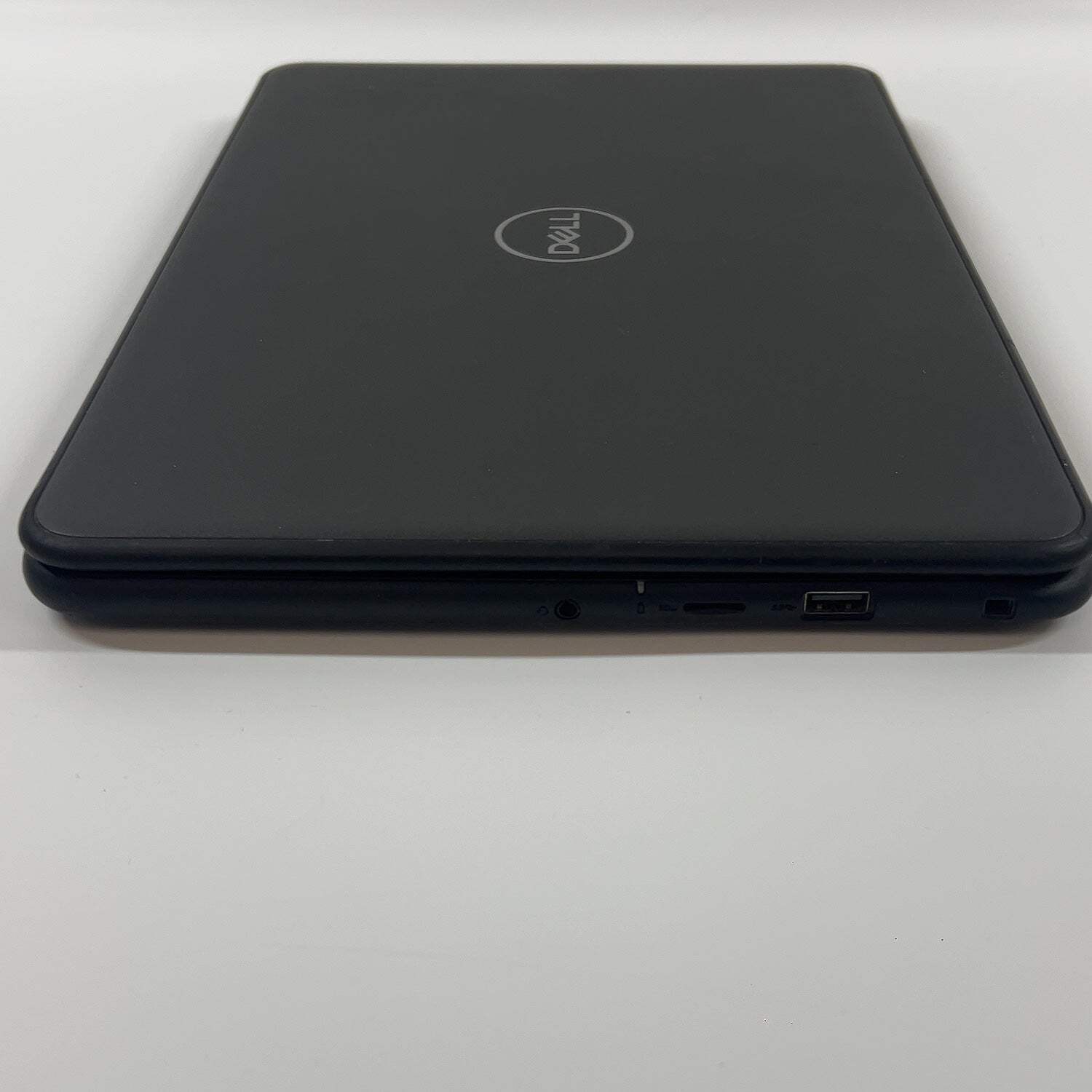 Broken Dell Latitude 3310 13.3″ i3-8145u 2.1GHz 8GB RAM 120GB SSD READ