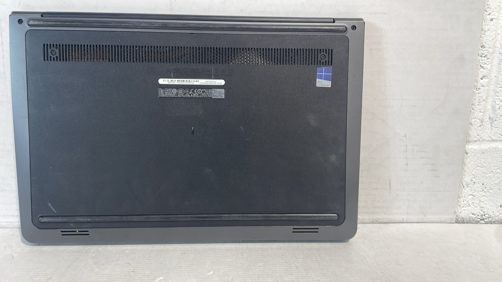 Dell Latitude 3550 15.6″ Laptop Intel Core i5 Processor Gray