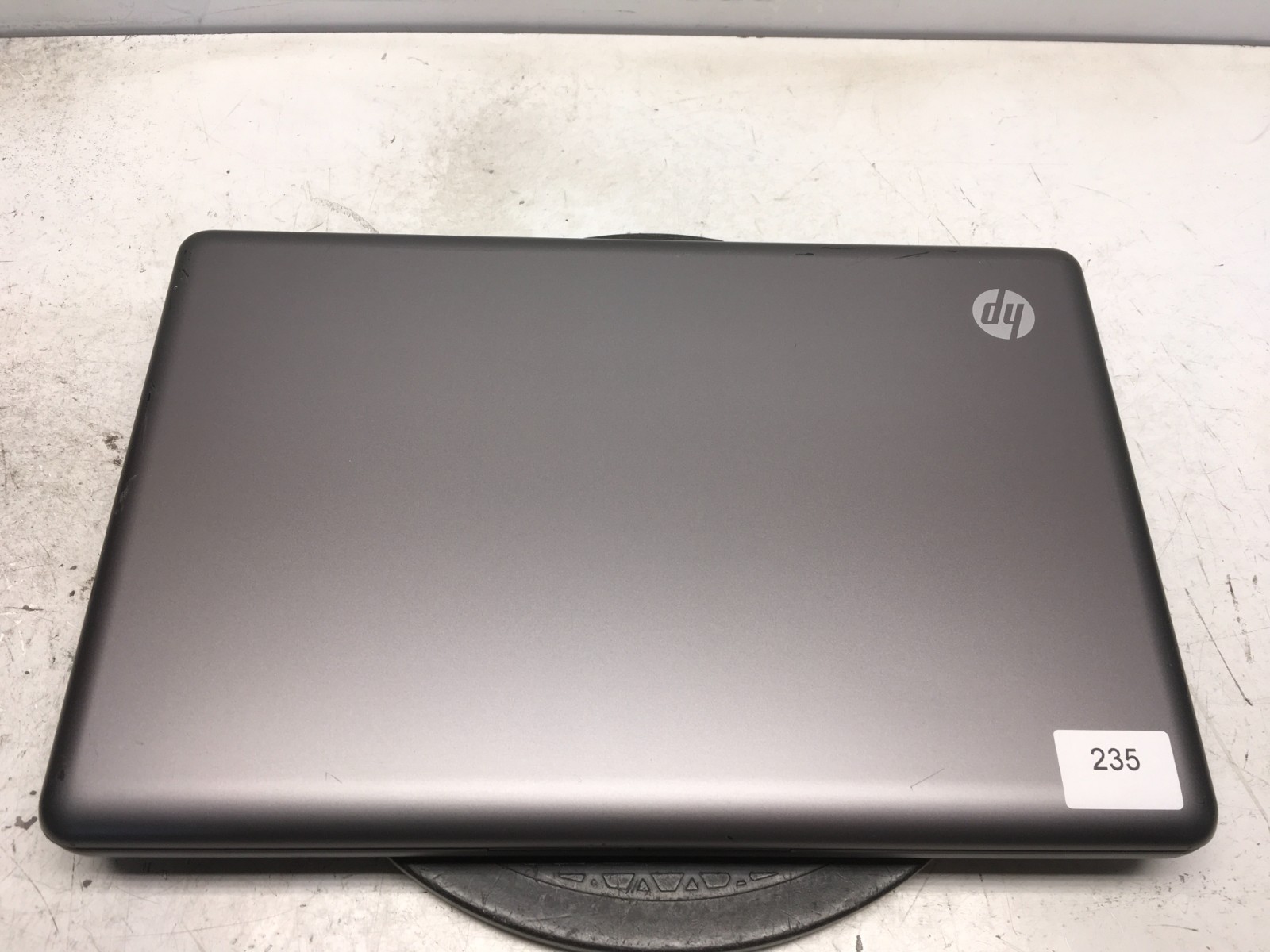 HP 2000-363NR Intel i3-M370 2.4GHz 4 GB NO HDD