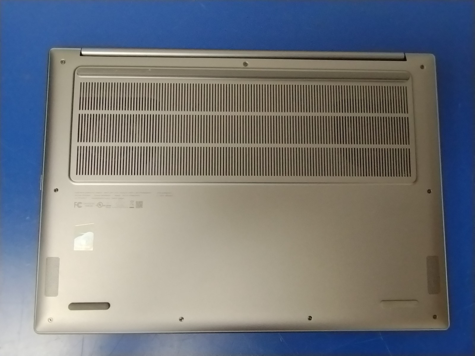 LENOVO IdeaPad Pro 5 1IAH10, Intel Core Ultra 9 285H, 2.90 GHz 32 GB, 1 TB NVMe