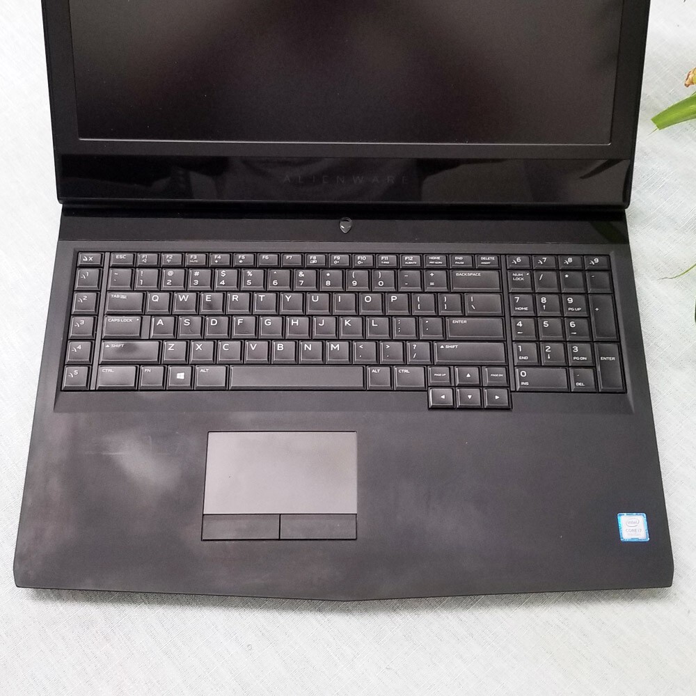 Alienware 17 R5 Core i7-8750H 2.20GHz 32GB-RAM 512GB-SSD + 1TB-HDD GTX 1070