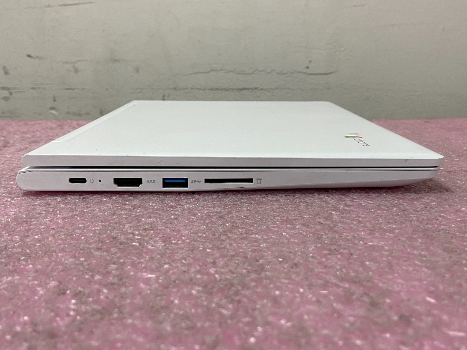 Lenovo Chromebook C330 MediaTek MT8173 4GB RAM 64GB SSD w/PA | LP477