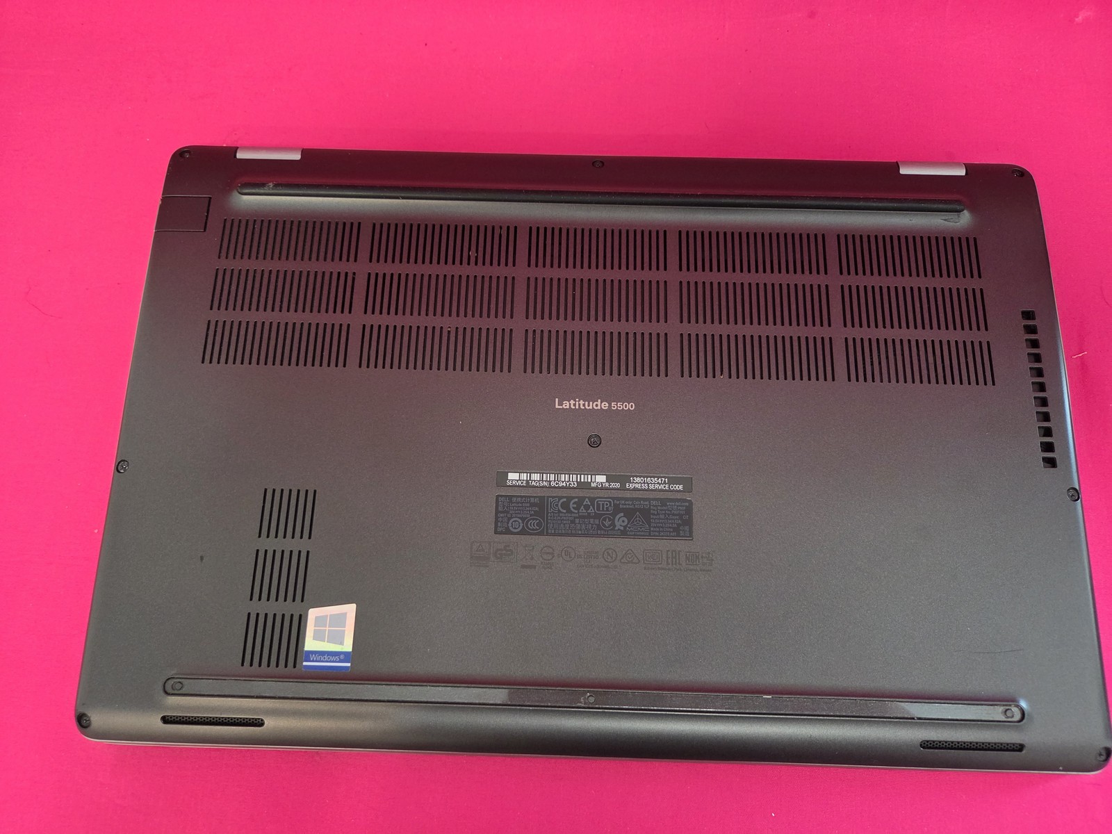 Dell Latitude 5500 15.6″ FHD i5-83650U CPU 8GB RAM 128GB SSD – Win 11 Pro