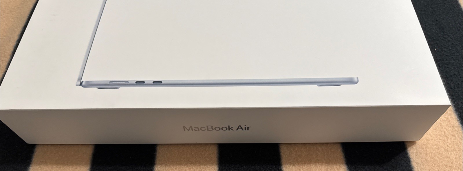 Apple MacBook Air 15″ M4 10-Core 16GB RAM 256GB SSD 2025 SKY BLUE NEW MW1H3LL/A