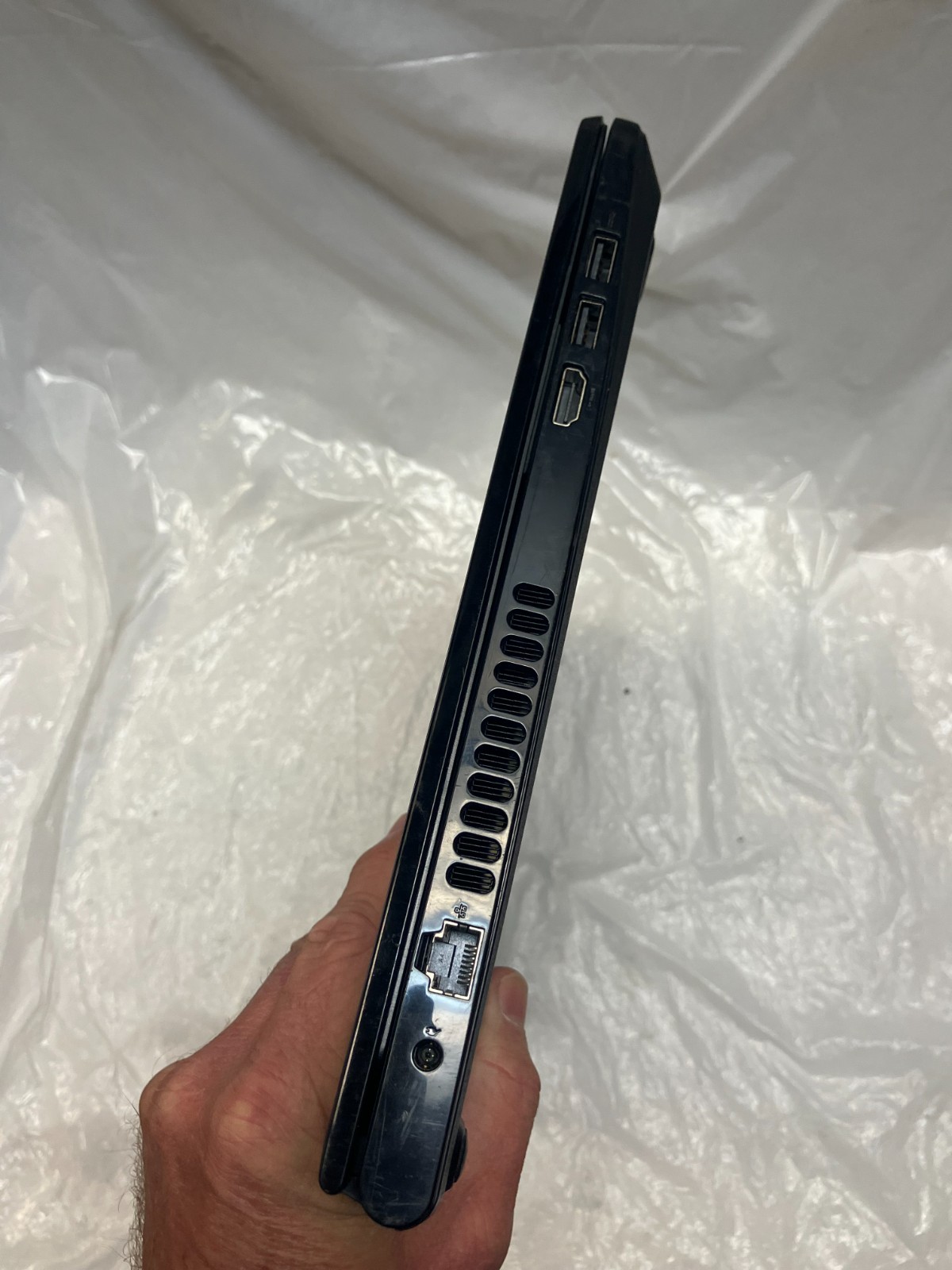 Dell Inspiron 15-3567 Intel Core i5 7th gen No HD 8gb RAM FOR PARTS