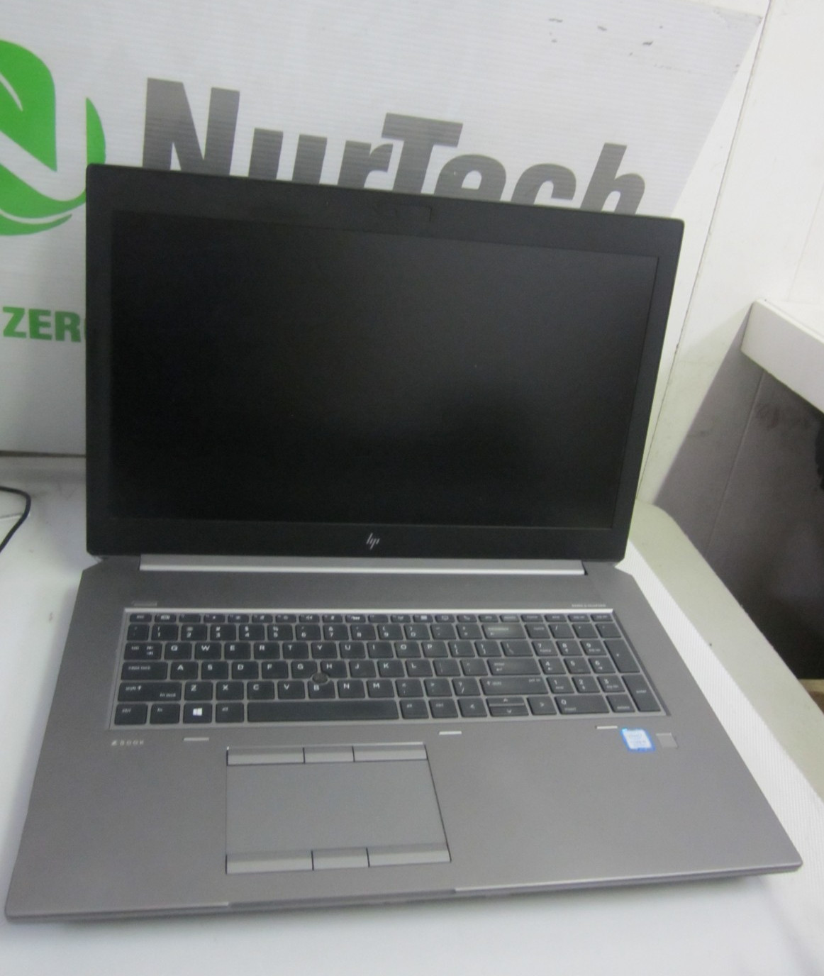 HP ZBook 17 G5 i5-8300H 2.3GHz 16GB/1TB NO OS Laptop + AC READ