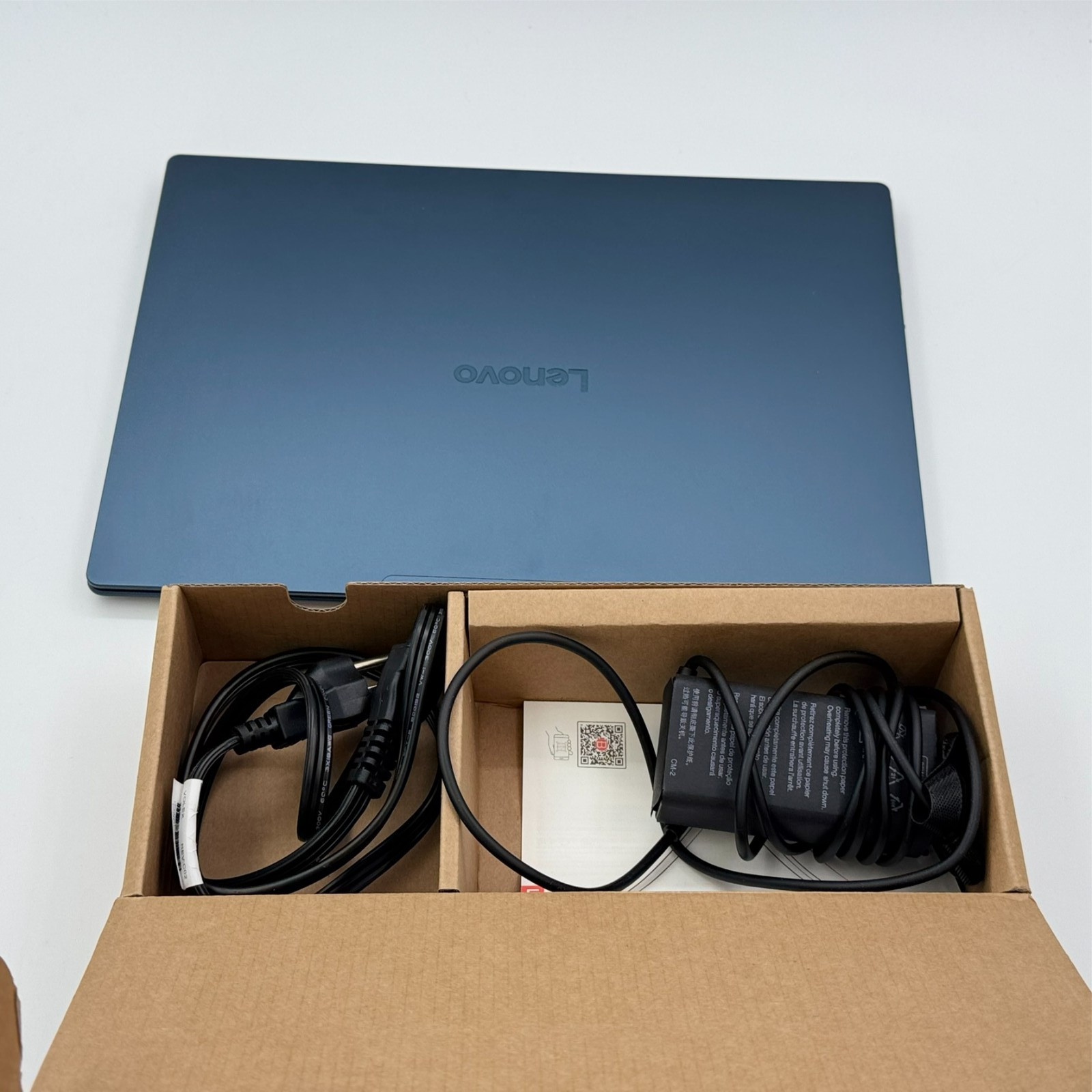 Lenovo Yoga Slim 7x 14.5″ 3K OLED Touch Snapdragon X Elite 32GB 1TB Blue
