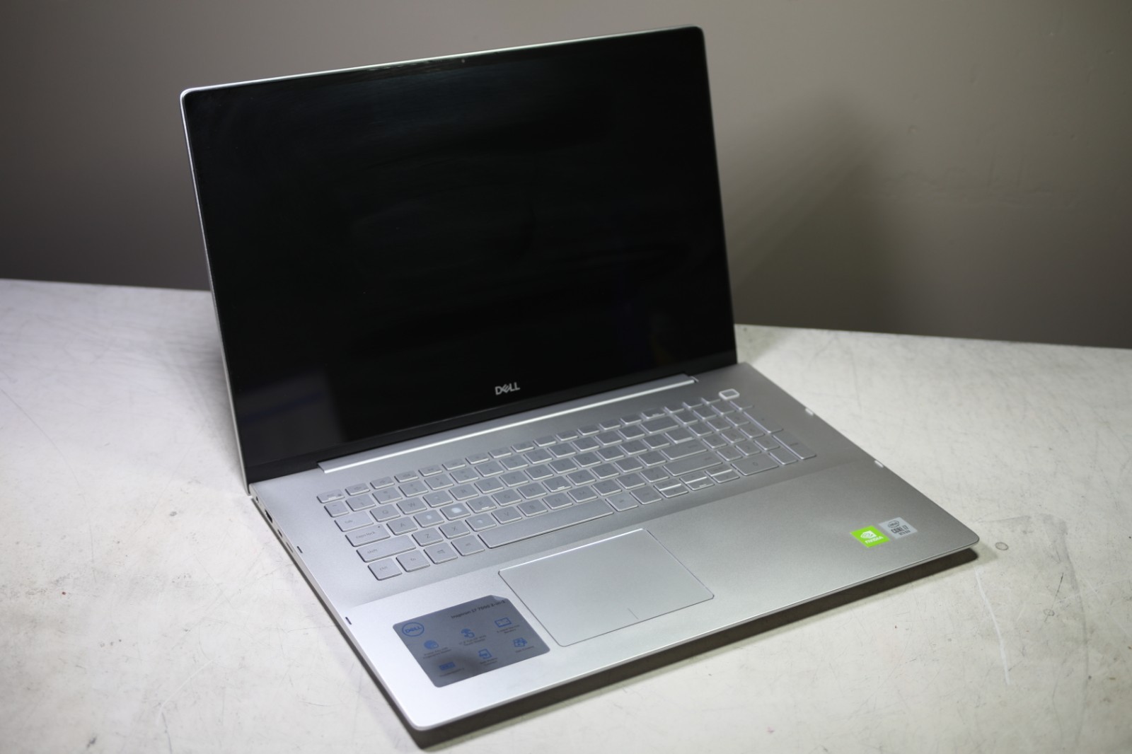 Dell Inspiron 7791 Intel Core i7-10510U CPU 1.80GHz-16GB RAM-512GB NVMe-NO OS