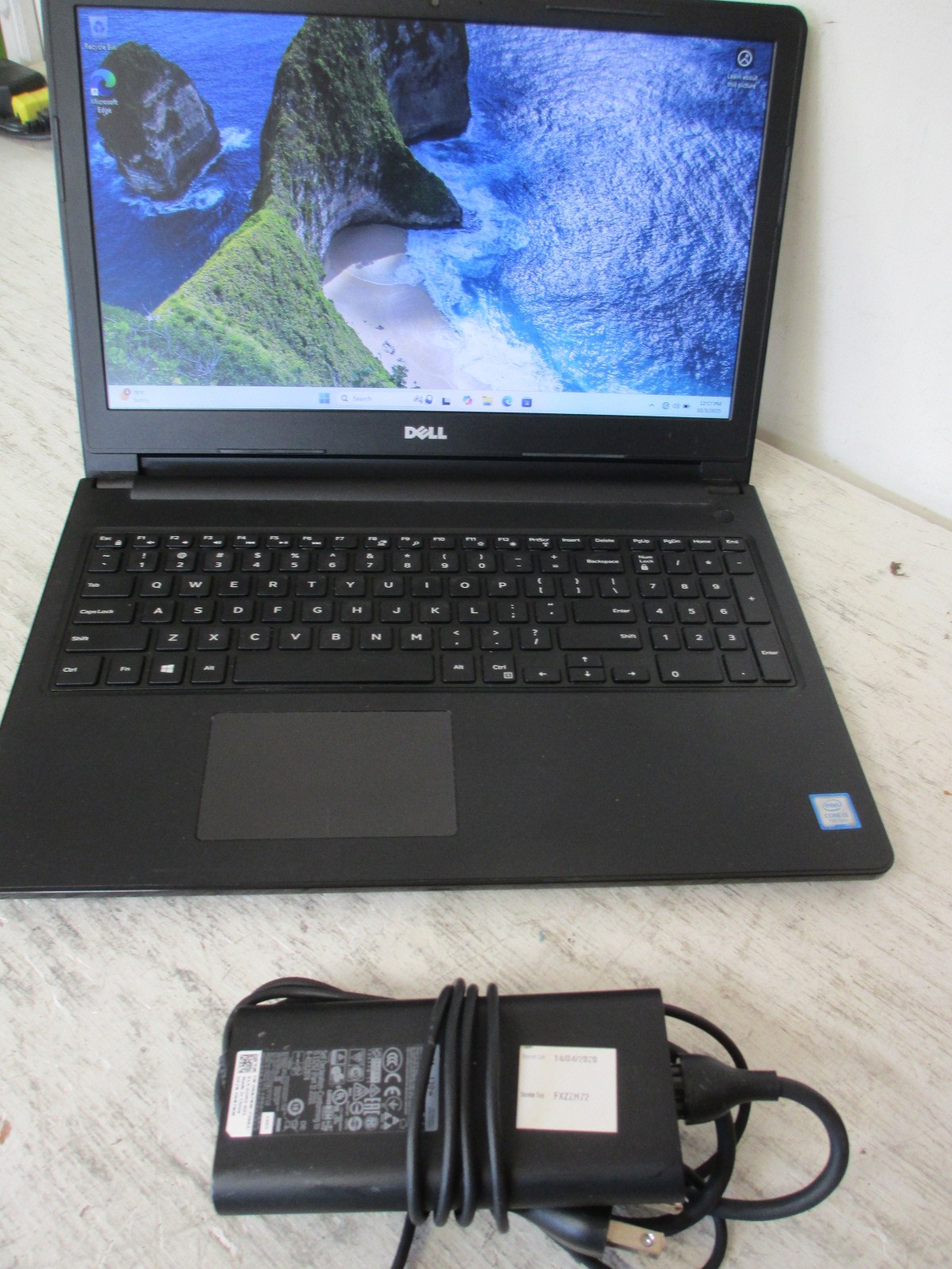 Dell Inspiron 15 3567 15.6″ i3-7130U 2.7GHz 8GB/250GB Webcam Laptop Windows 11