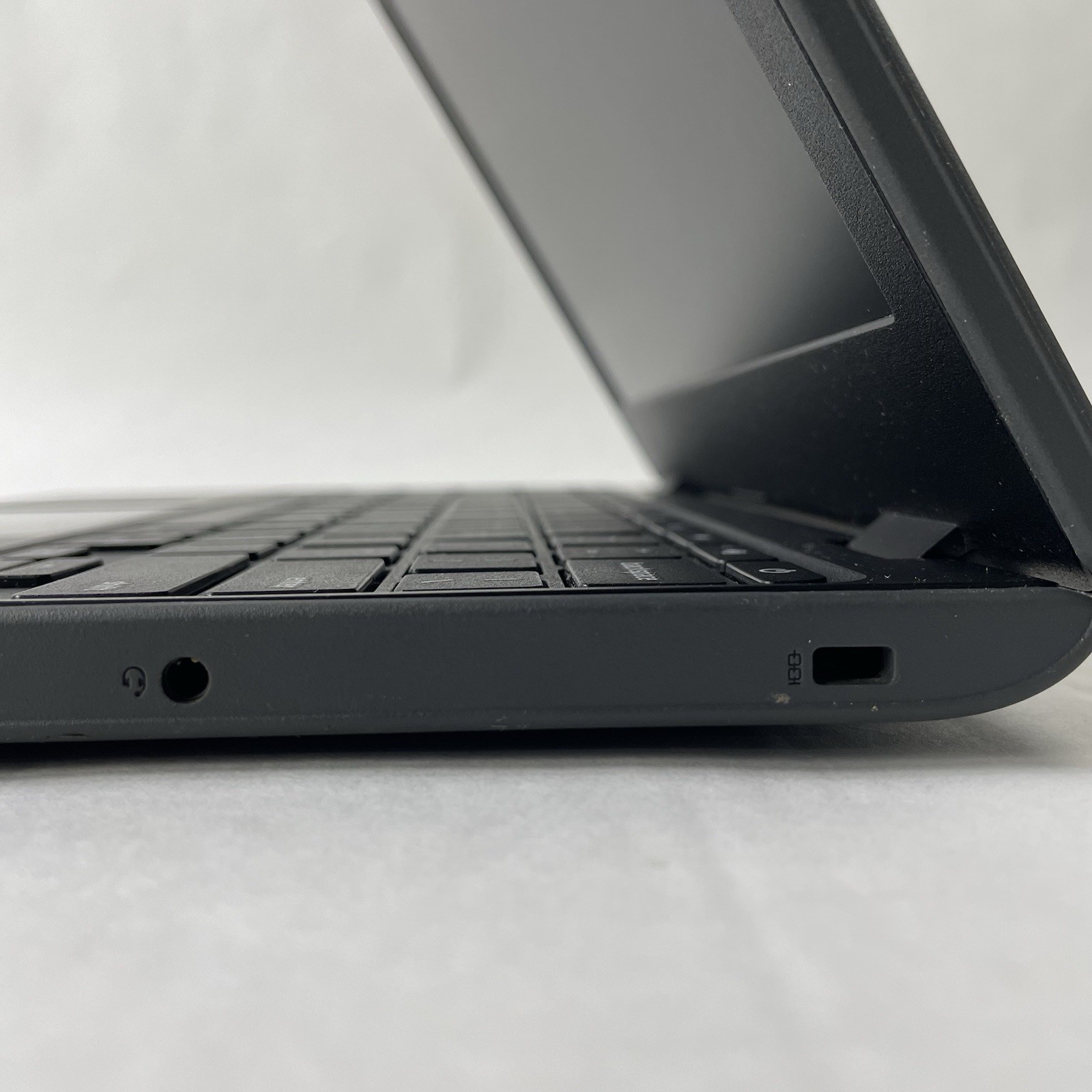 Lenovo 100e Chromebook Gen2 11.6″ Mediatek MT8173C 4GB RAM 16GB HDD No AC