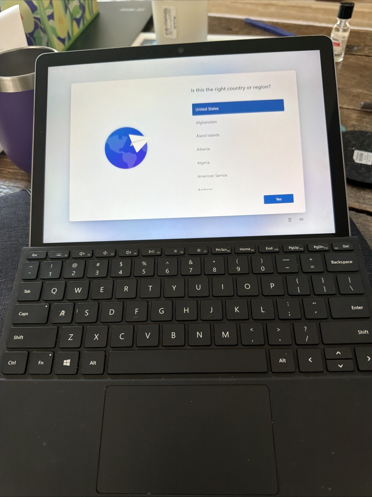 Microsoft Surface Go 2 1901 Pentium 4GB RAM 64GB SSD 10.5″ Case Tablet And Pen