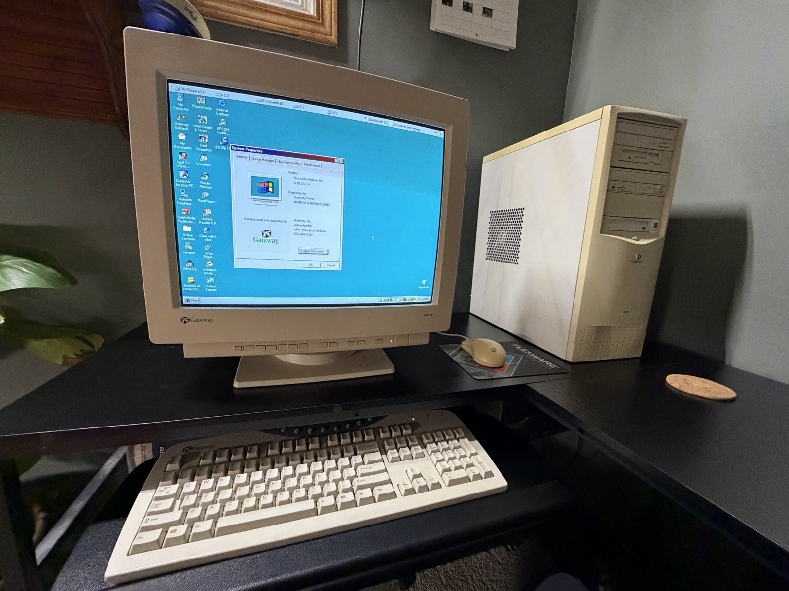 Gateway Select Windows 98, 512MB, AMD Athlon 650Mhz, 10GB and 40GB hard drives
