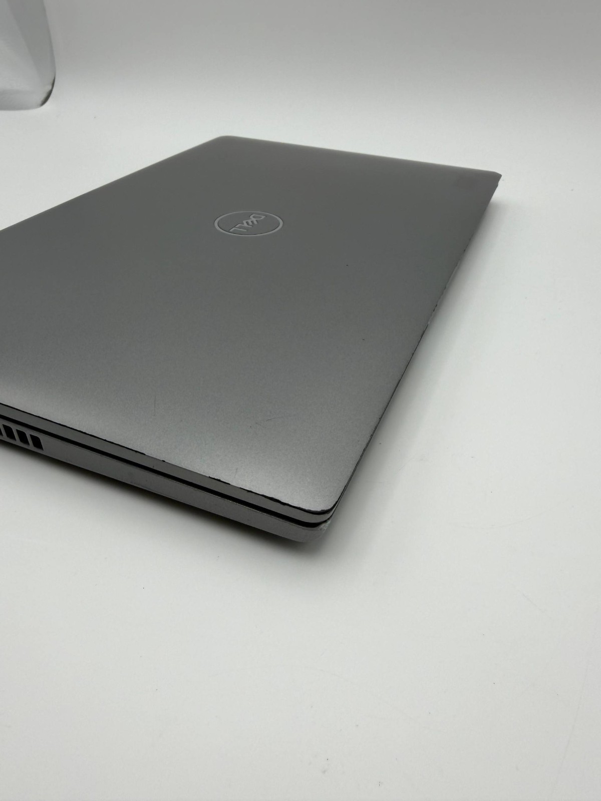 Dell Latitude 5420 14″ HD i7-1165G7 No ram/ssd/charger Fair condition