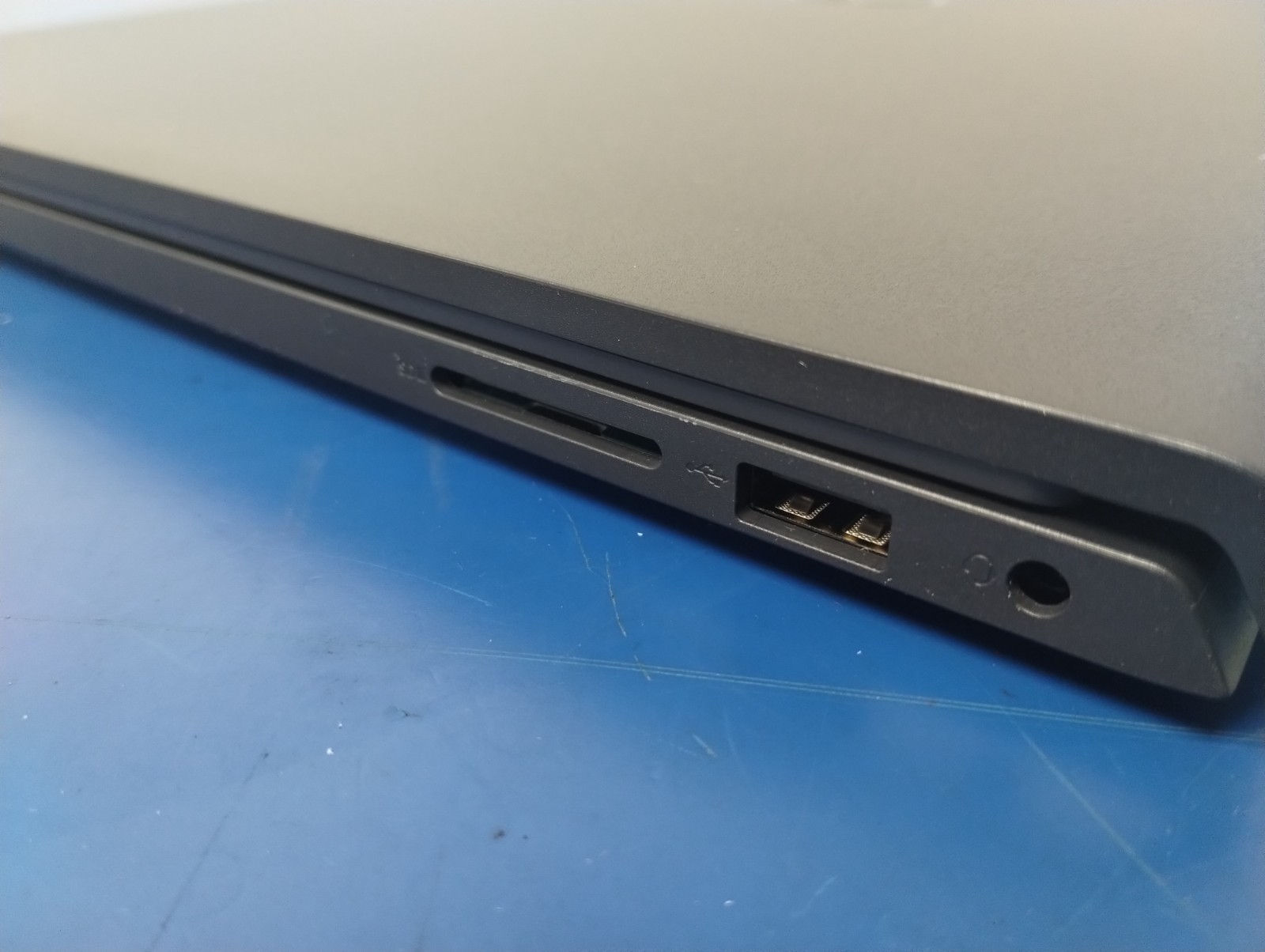 DELL 15 DC15255 G8MK9, AMD Ryzen 7 7730U, 2.00 GHz, 16 GB RAM, 512 GB NVMe SSD