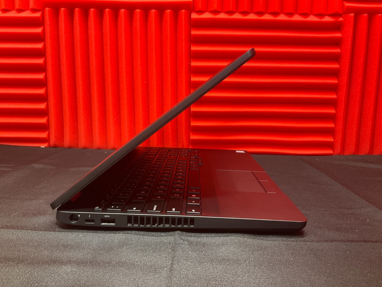 Dell Latitude 5500 i5-8365U 8GB 256GB BT4 WiFiAC 15.6″ W10P ✅❤️️ OPEN BOX!