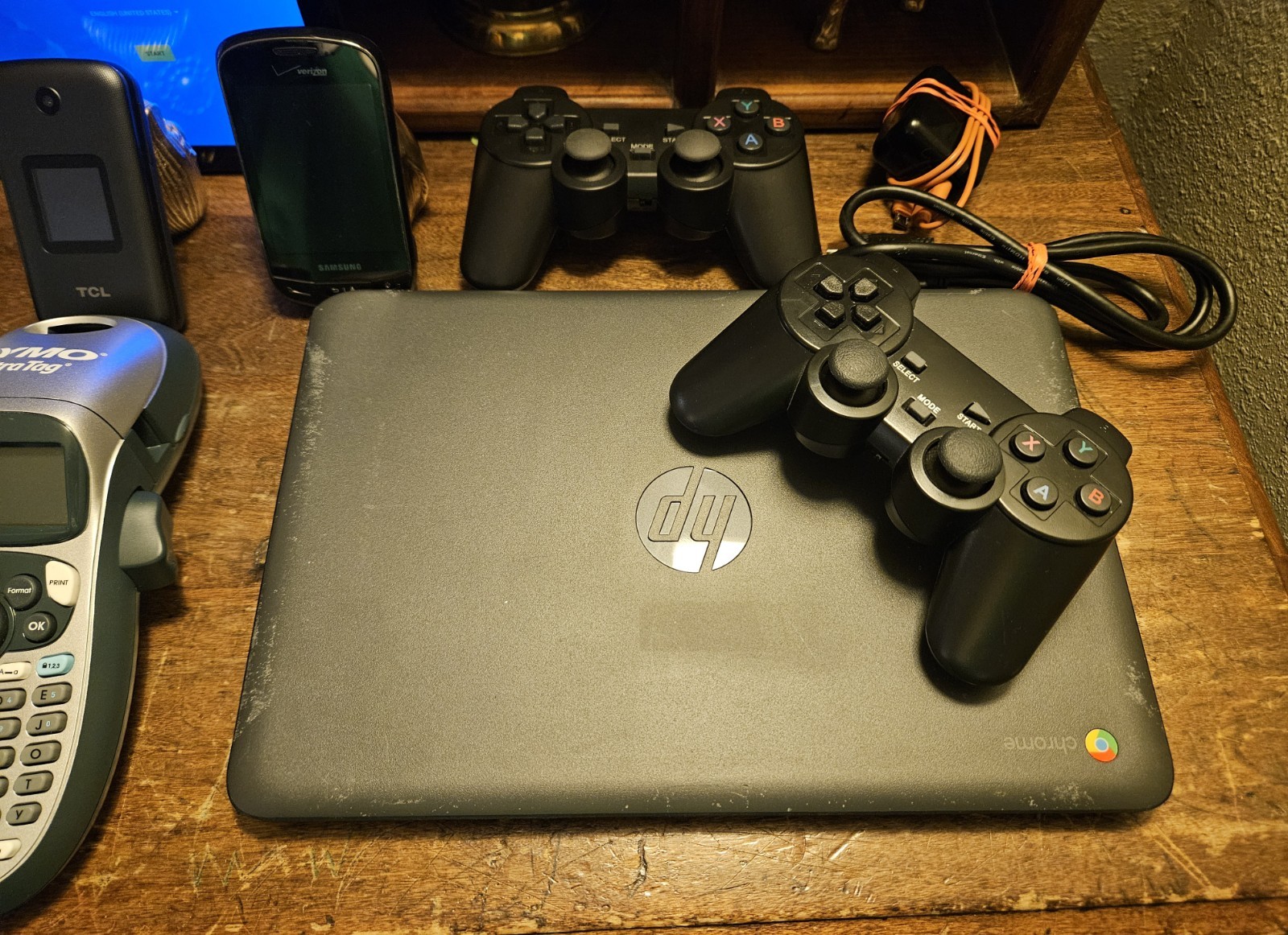 Working Tech Lot: 2 HP Chromebooks, Retro Console, Tablet, Phones, Label Maker