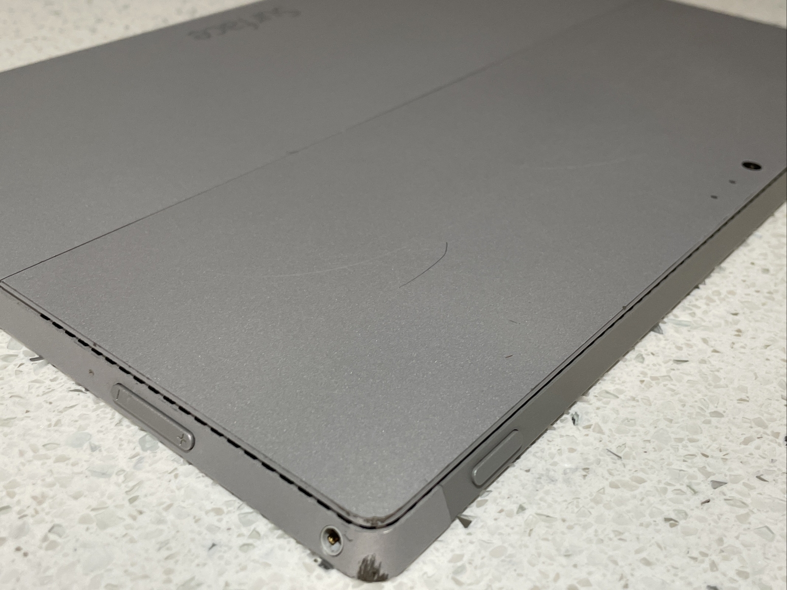 Microsoft Surface Pro 3 1631 12.3″ i7-4650U 8GB 256 GB SSD QHD WIN 10 PRO + Case