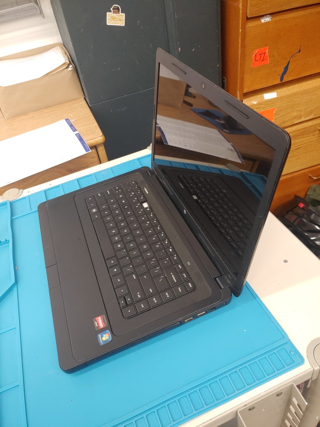 891 – HP 2000 – FOR PARTS / AS-IS