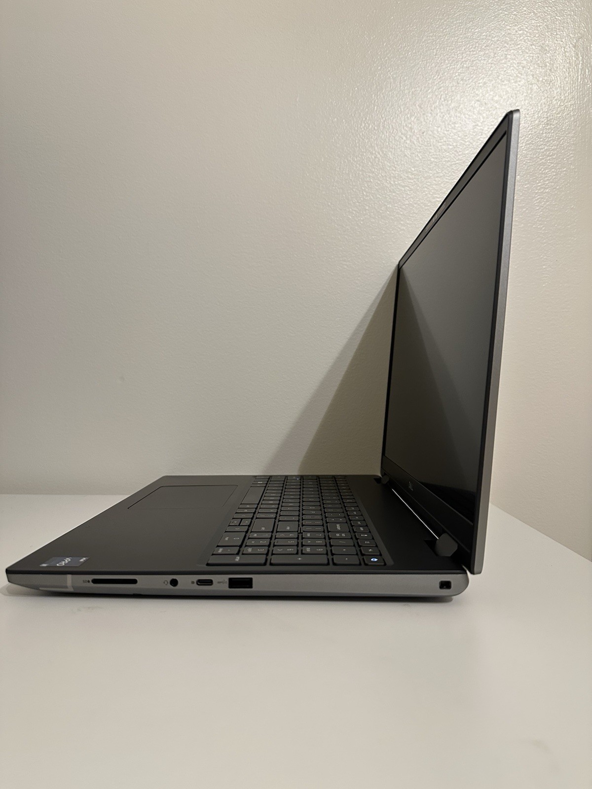 Dell Precision 7680 i7-13850HX/32GB RAM/512GB SSD RTX A1000. Excellent Condition