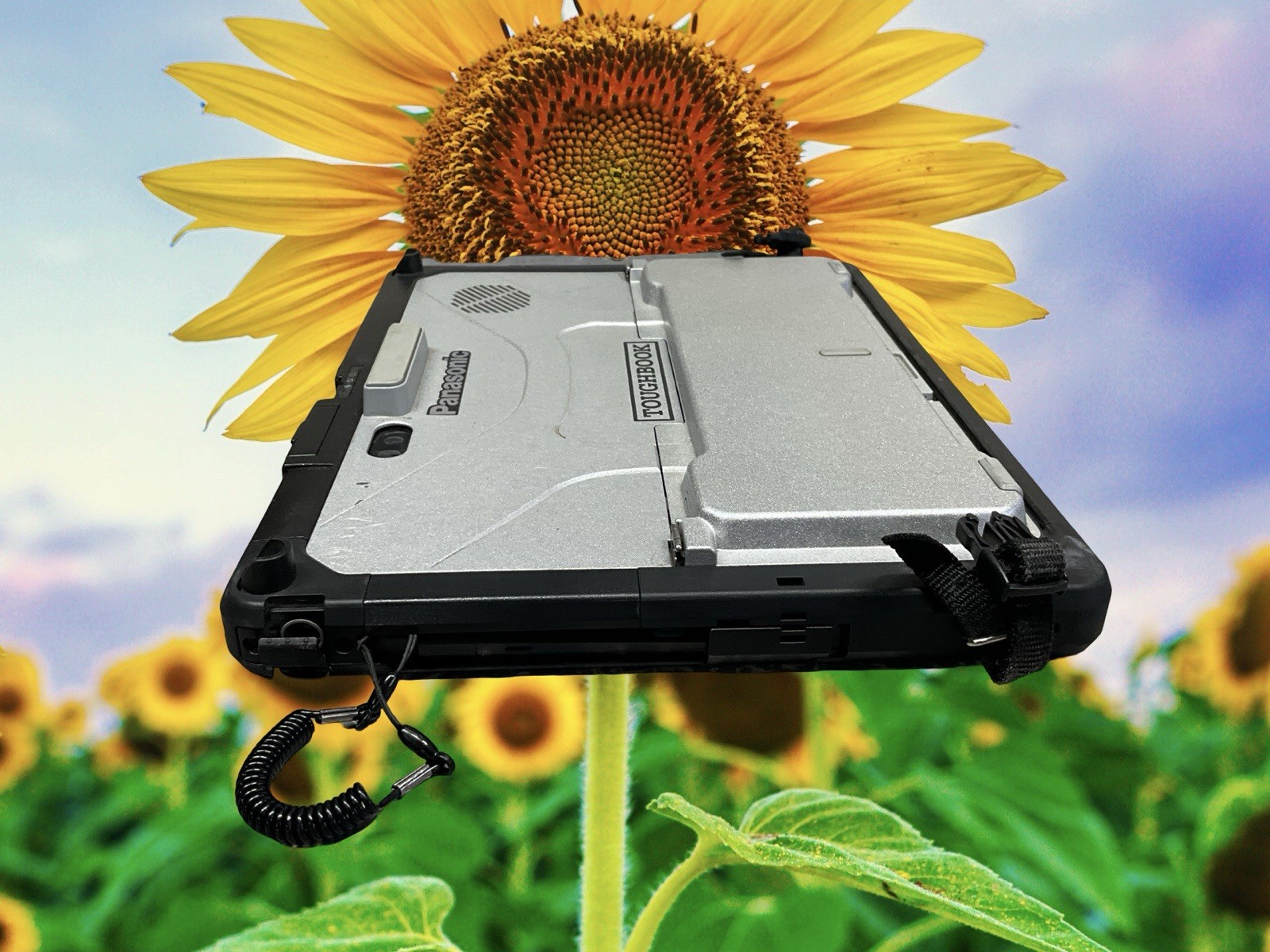 Panasonic Toughbook CF-33 i5-6TH GEN 2.4GHz 8GB RAM TOUCH