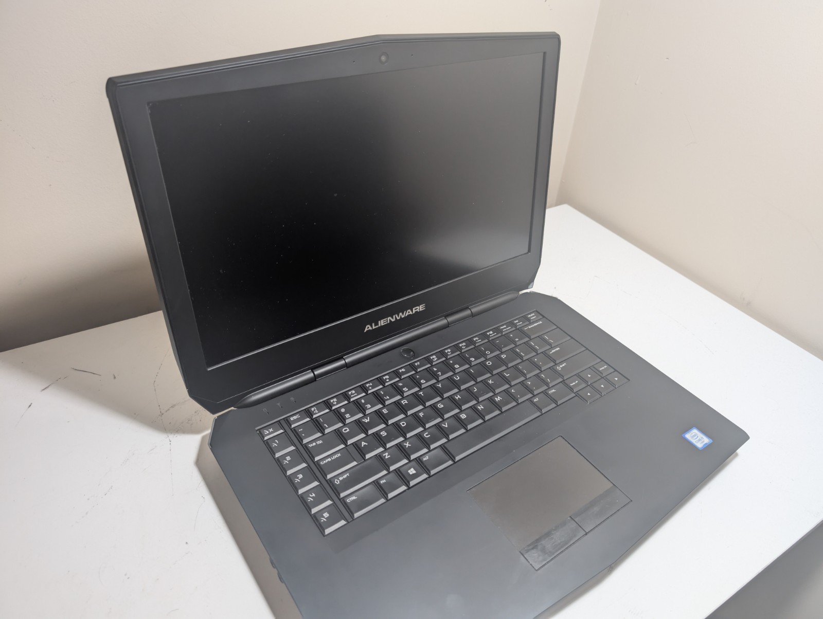 Dell Alienware 15 R2 i7-6700HQ 2.6GHz 16GB RAM 256GB SSD 970M