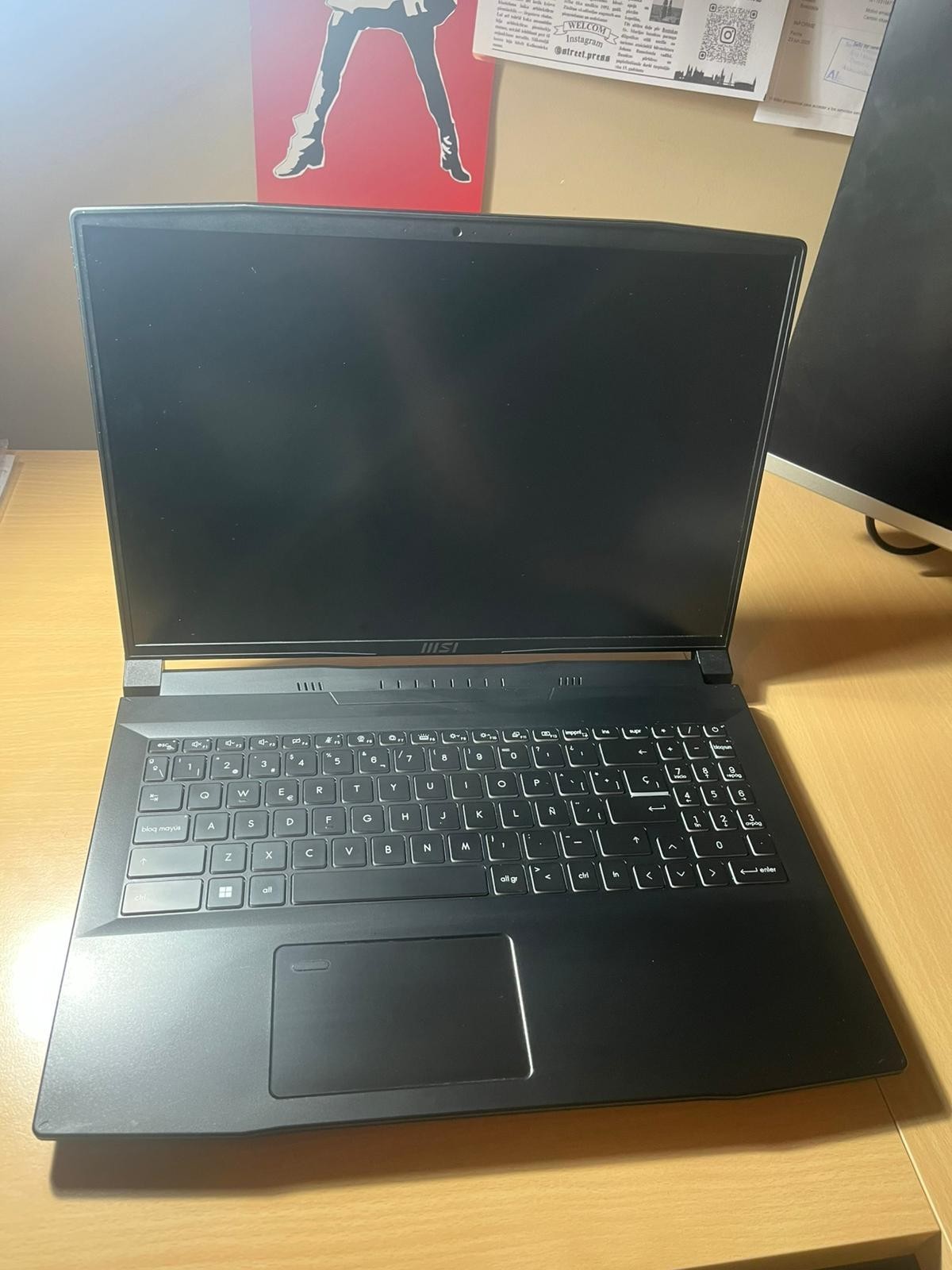 portatil gaming MSI Creator M16